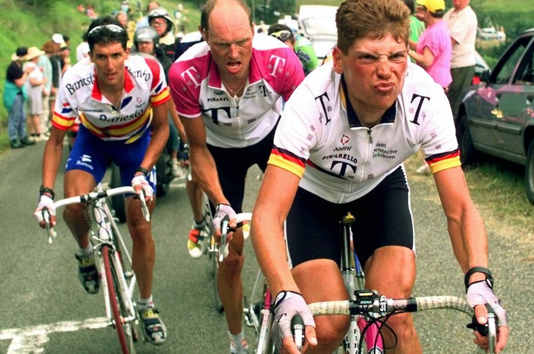 Легендарный велогонщик Ян Ульрих продал велосипед с «Тур де Франс» ради помощи украинским детям 