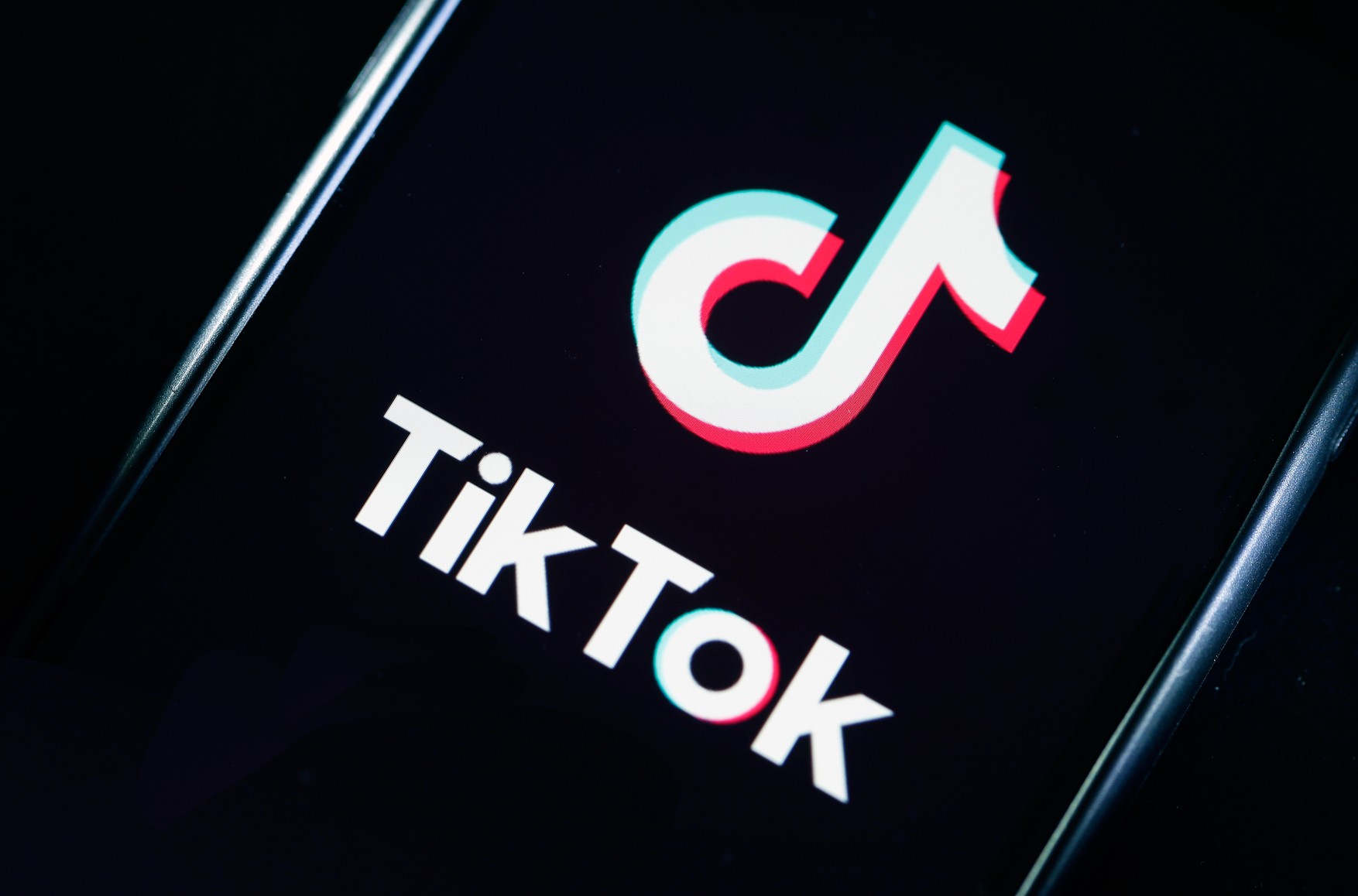 Apple удалилаTikTok из App Store в России