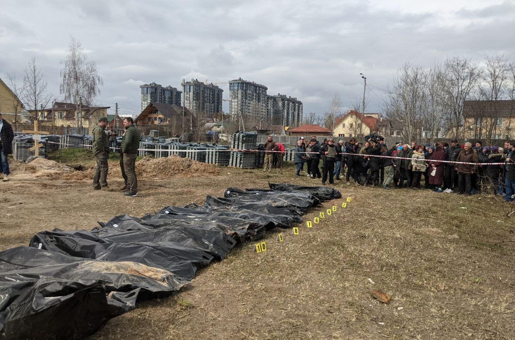 В Киевской области обнаружены более 1000 тел убитых мирных жителей — полиция