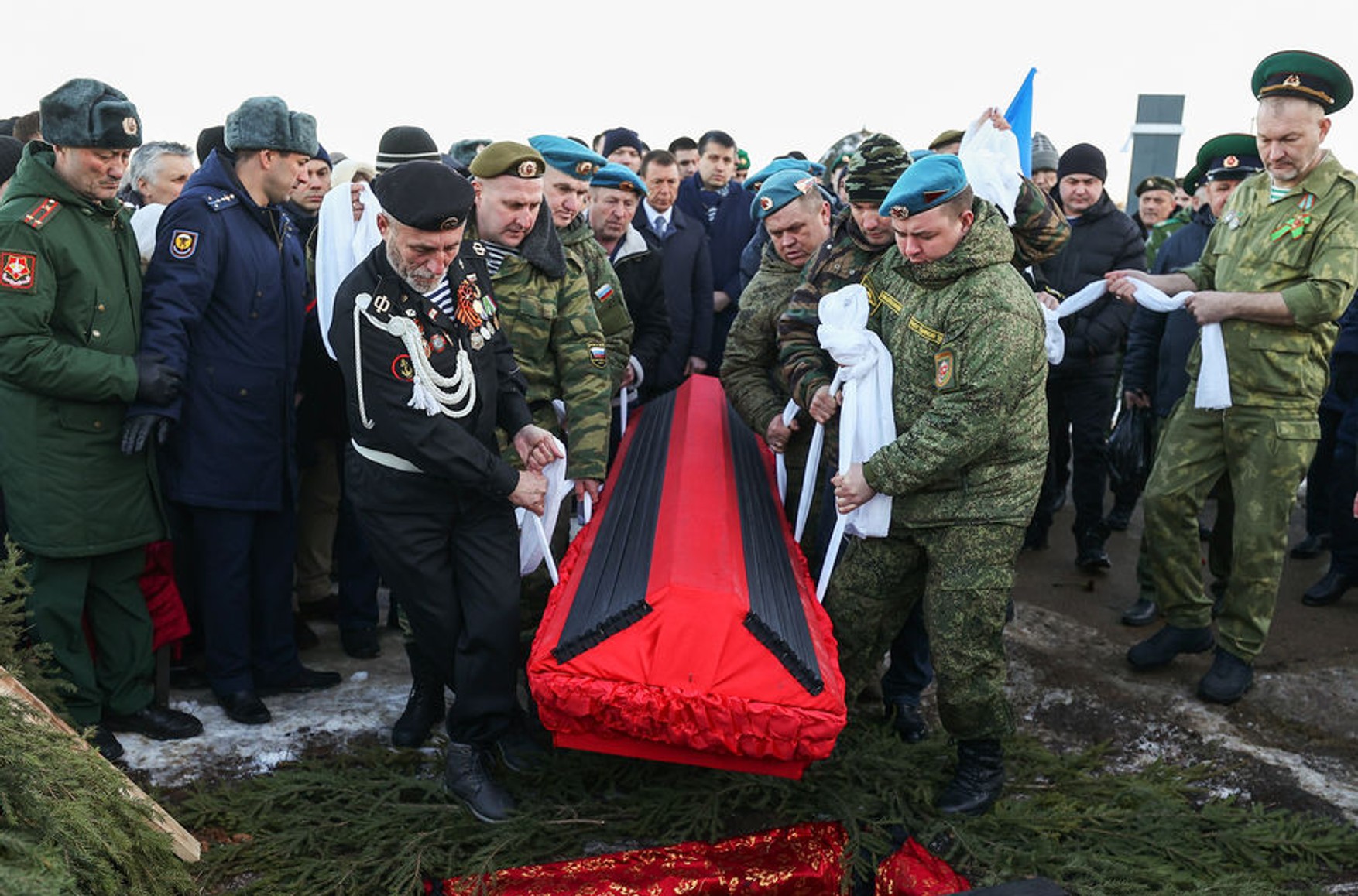 ФСБ попросила увеличить госрасходы на погребение российских военных