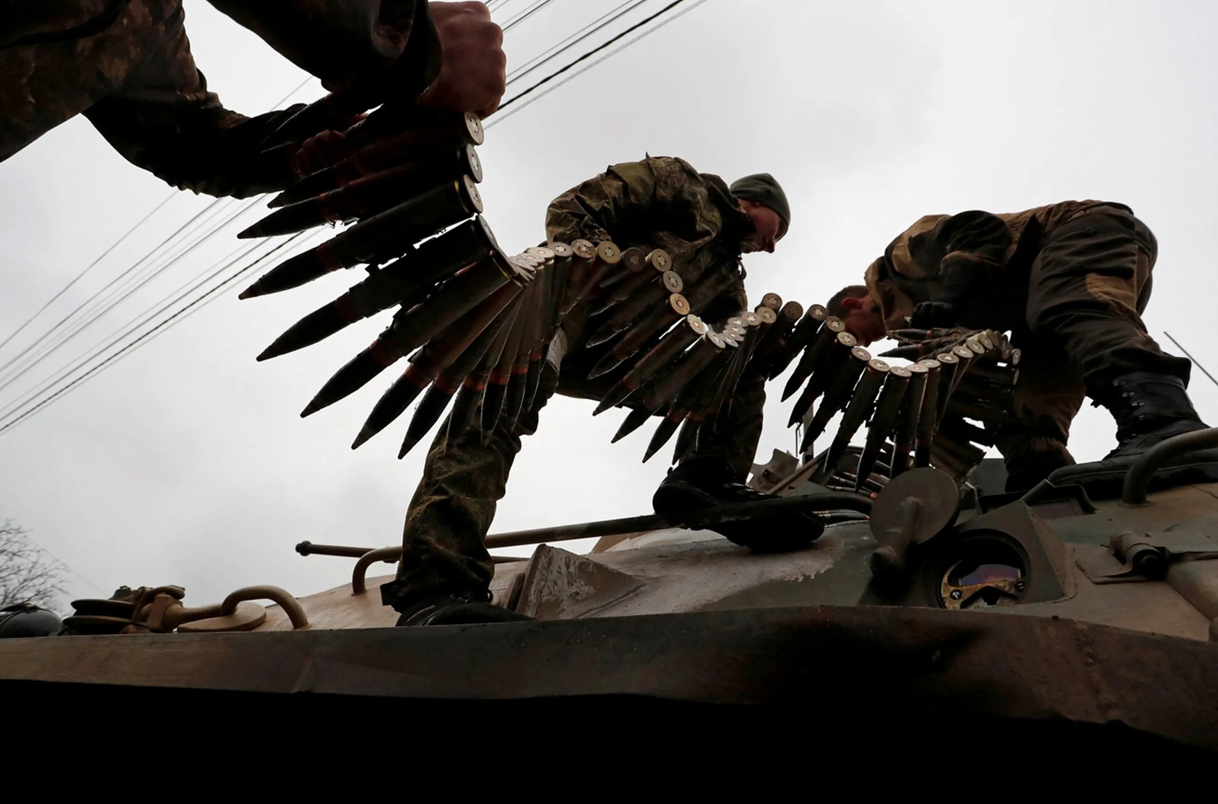 The Times: Россия стягивает на Донбасс силы, по численности в пять раз превышающие украинские