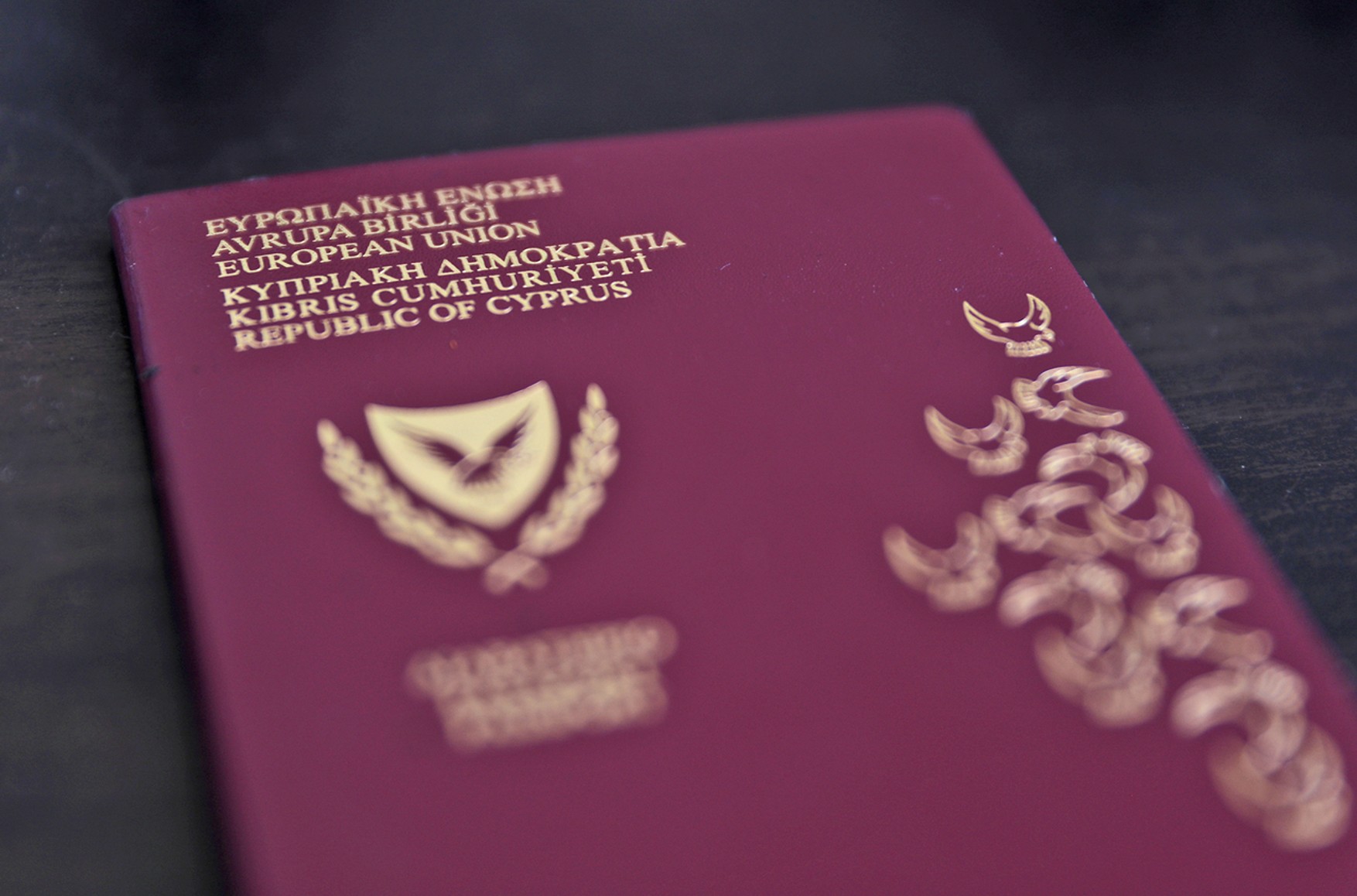 СМИ: Кипр лишил «золотых паспортов» четырех российских миллиардеров и их родственников