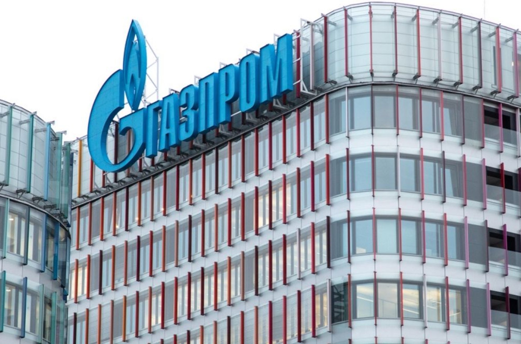 «Газпром» из-за санкций лишился тысяч позиций офисной техники на сумму 12 млрд рублей