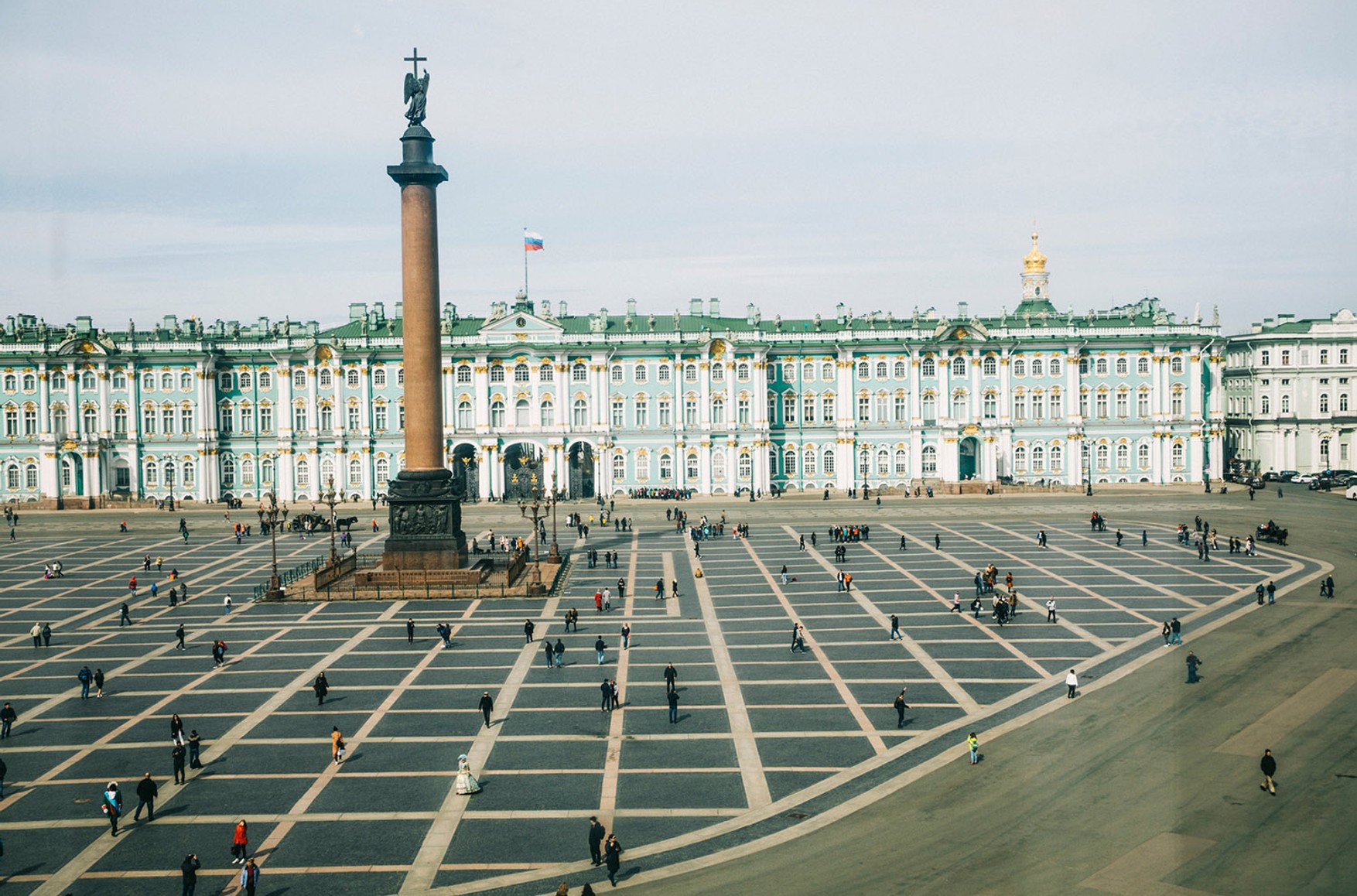 В Петербурге предложили расширить полномочия губернатора и разрешить избираться более чем на два срока подряд 