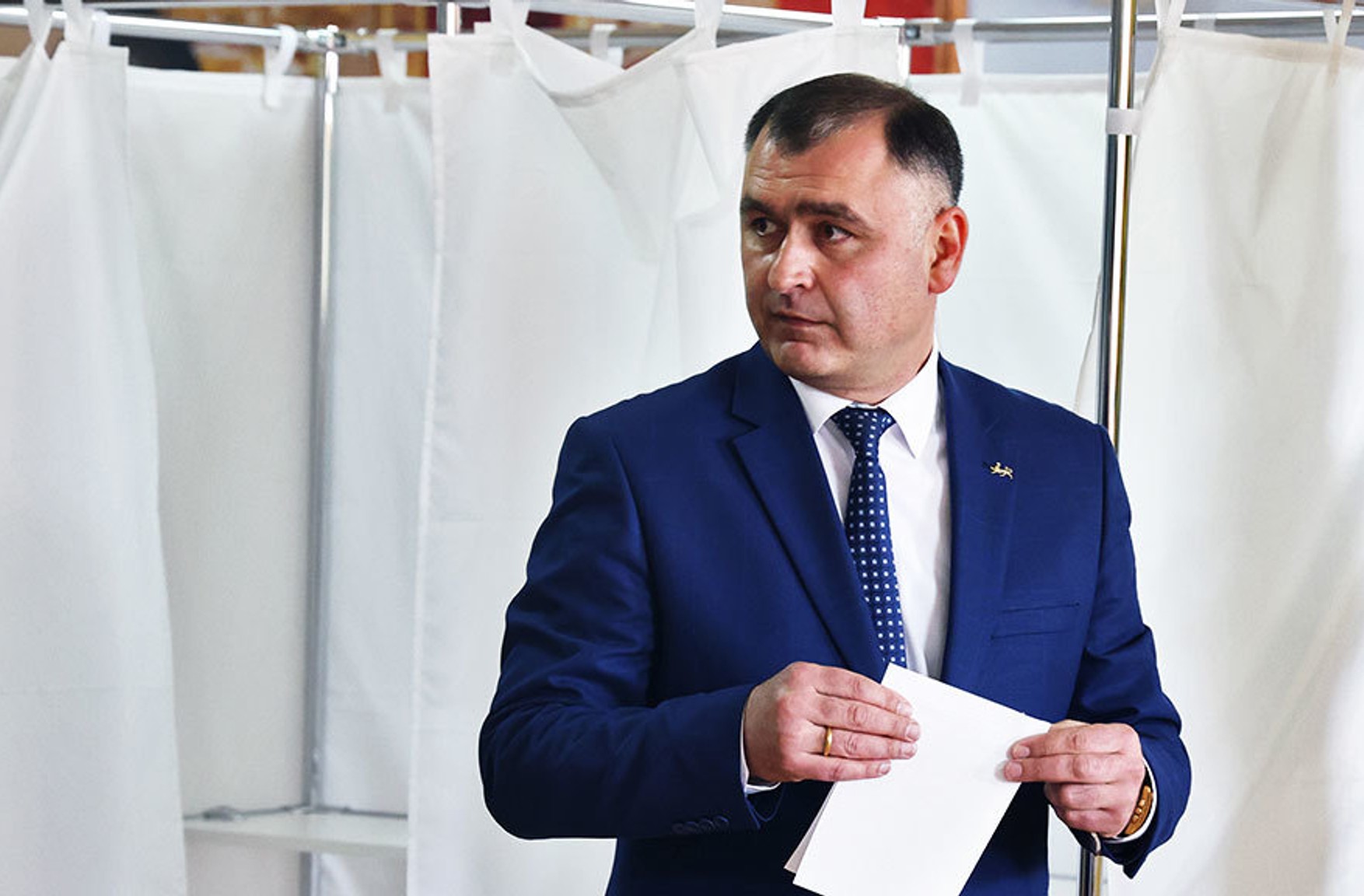 Новый президент Южной Осетии Алан Гаглоев приостановил референдум о вхождении в состав России