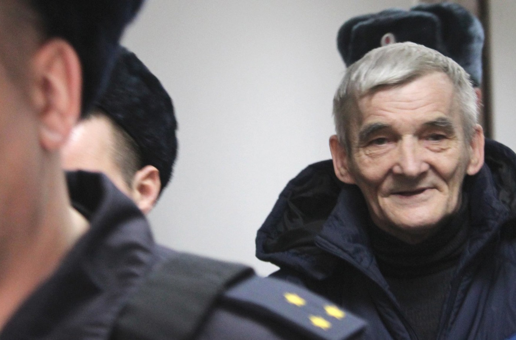 Историка Юрия Дмитриева, осужденного на 15 лет, этапировали в колонию строгого режима в Мордовии 
