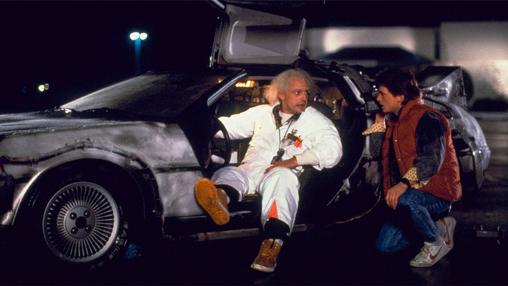 DeLorean Motor представила обновленную версию легендарной машины из фильма «Назад в будущее» — DMC Alpha5