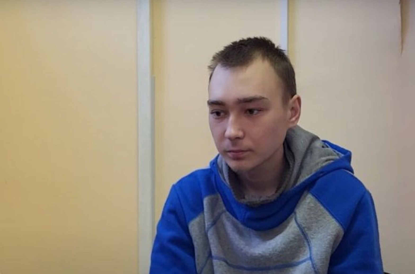 Первый обвиняемый в военных преступлениях в Украине россиянин Вадим Шишимарин признал свою вину в киевском суде 
