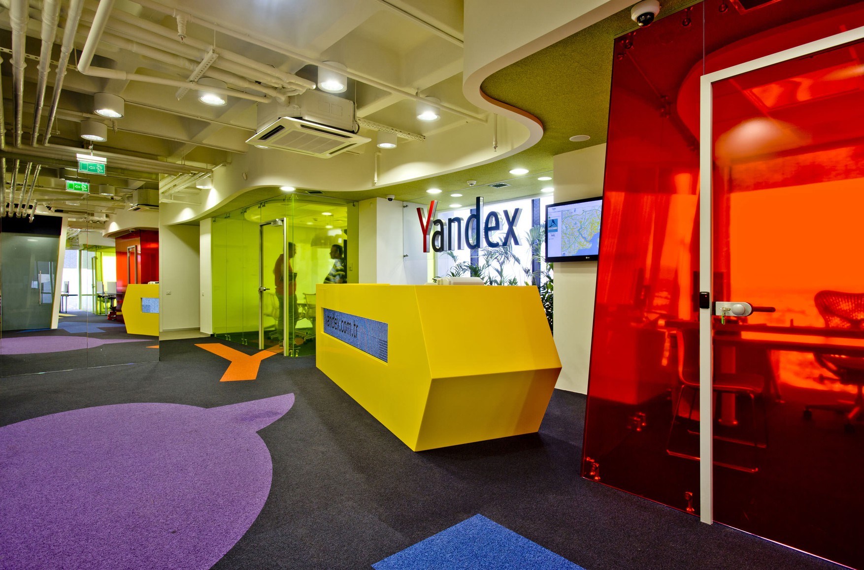 СМИ: Основатель «Яндекса» попросил Израиль эвакуировать его компанию из РФ. В самом «Яндексе» эту информацию отрицают