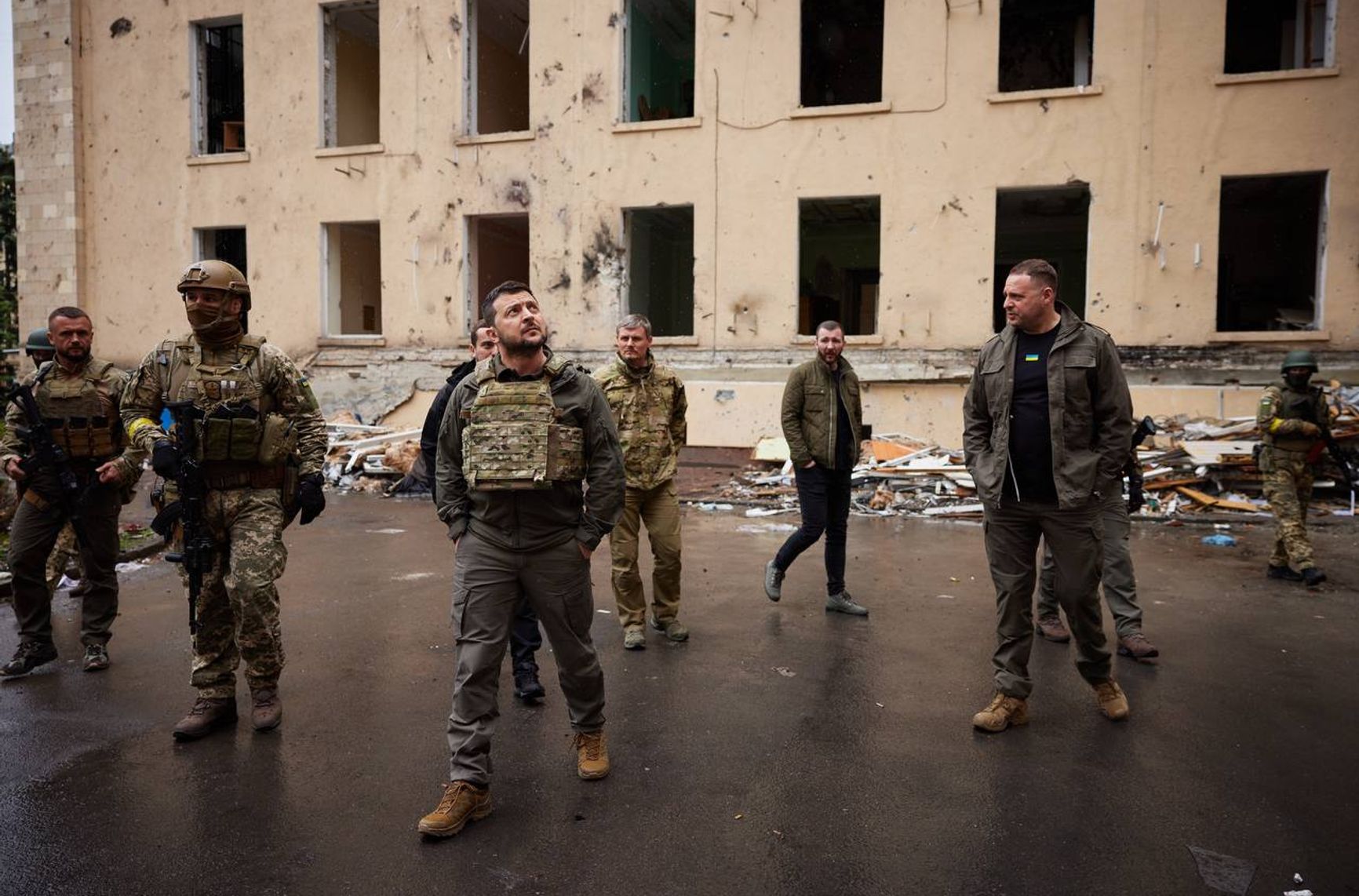 Зеленский на фронте: президент Украины приехал на передовую в Харьковскую область — фото