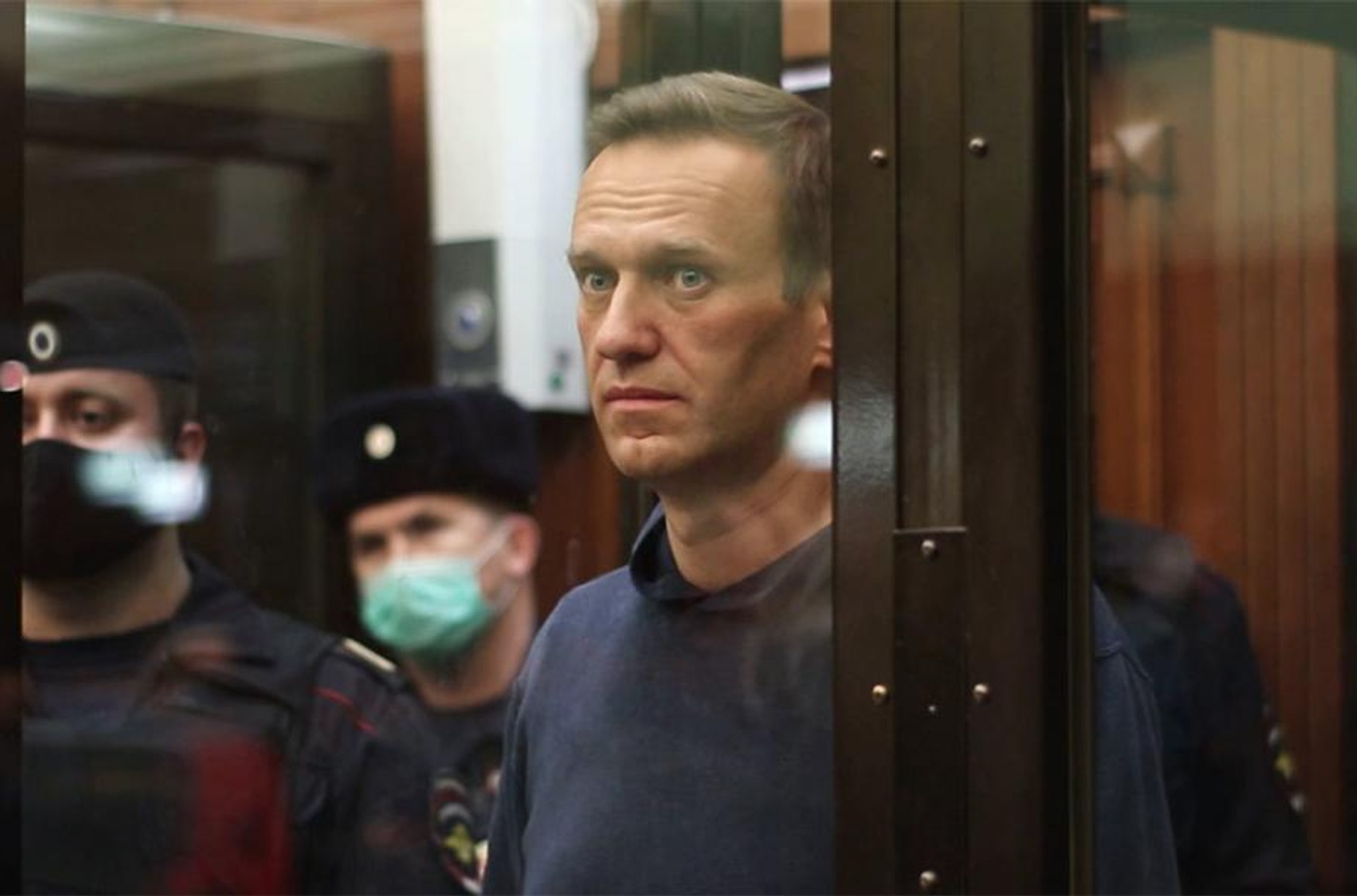На Навального завели новое дело — за «создание экстремистского сообщества». Ему грозит еще 15 лет тюрьмы