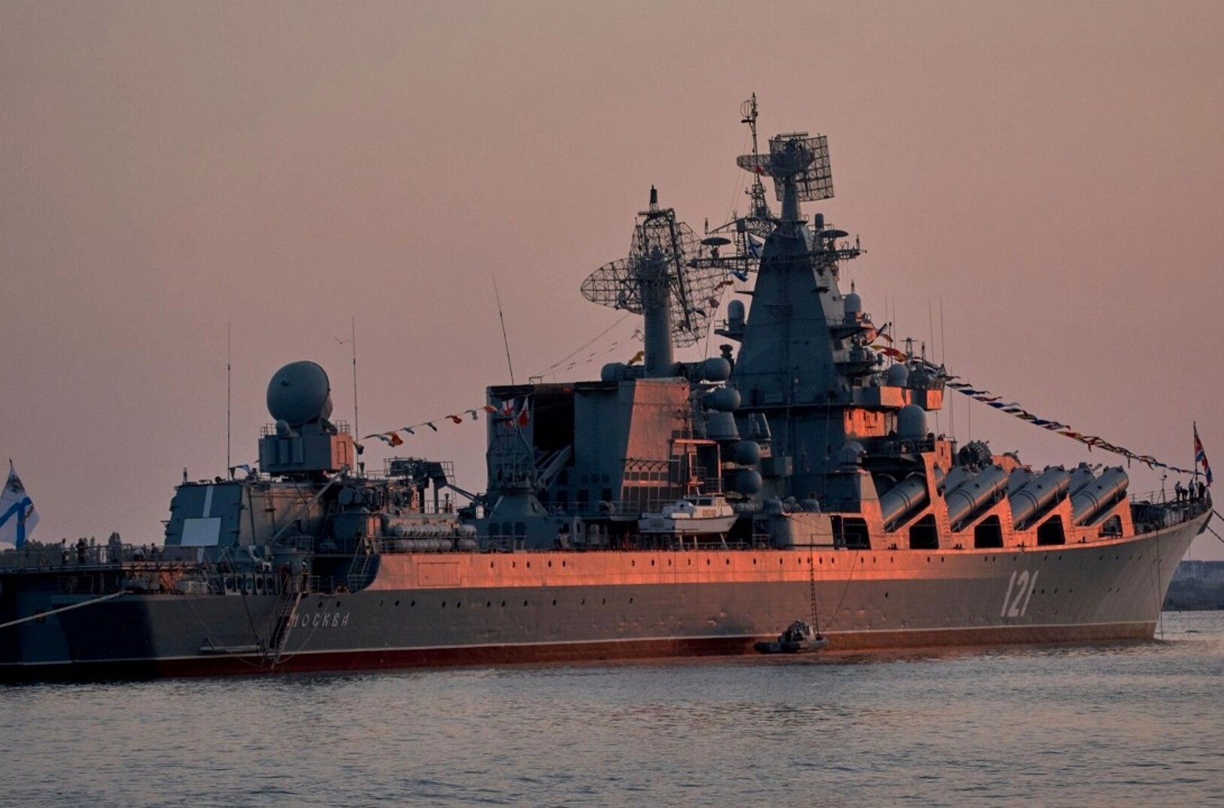 Американские СМИ: США предоставили Украине разведданные, благодаря которым она смогла ударить по крейсеру «Москва»