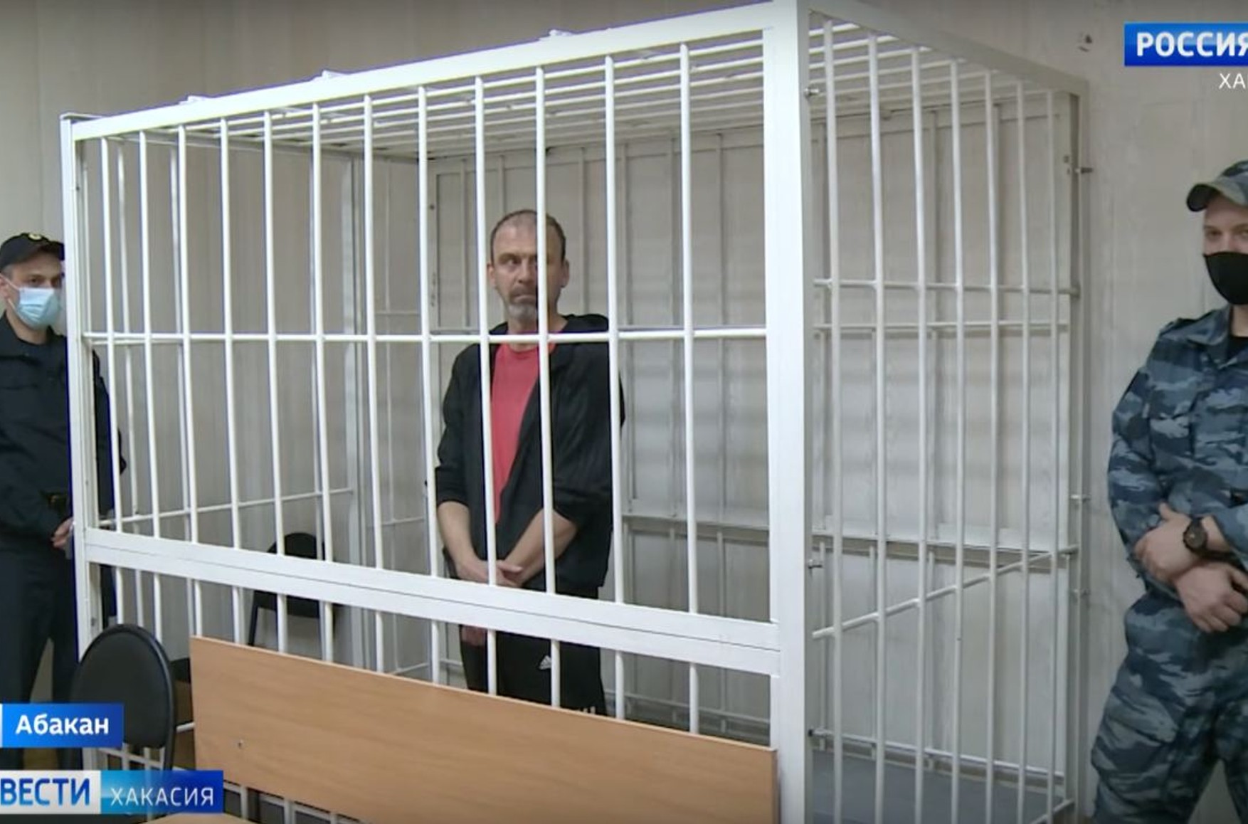 Журналиста Михаила Афанасьева, которого обвиняют в распространении «фейков» про войну, оставили под стражей. Ему грозит до 10 лет колонии