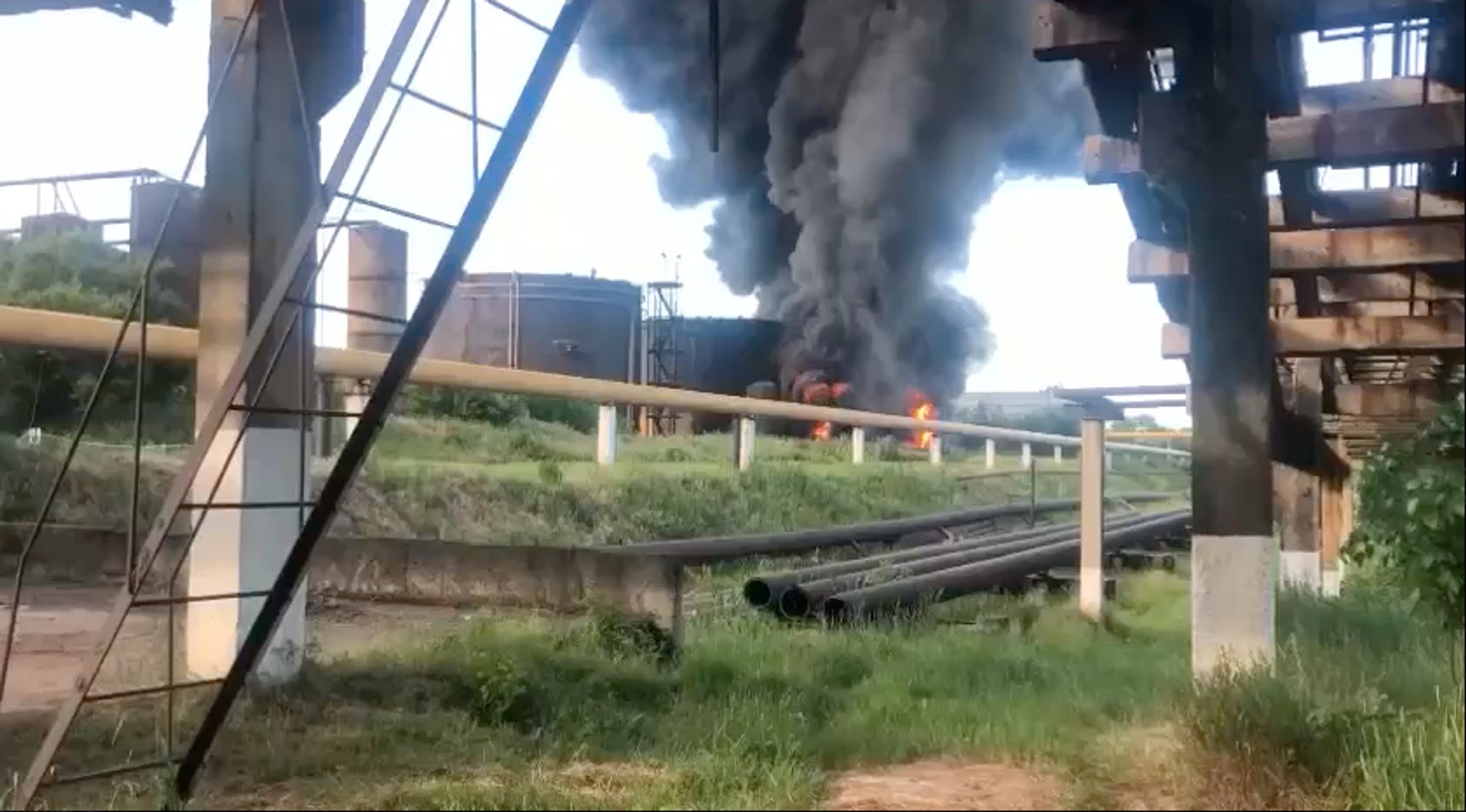 СМИ: в Донецкой области на Углегорской ТЭС начался пожар