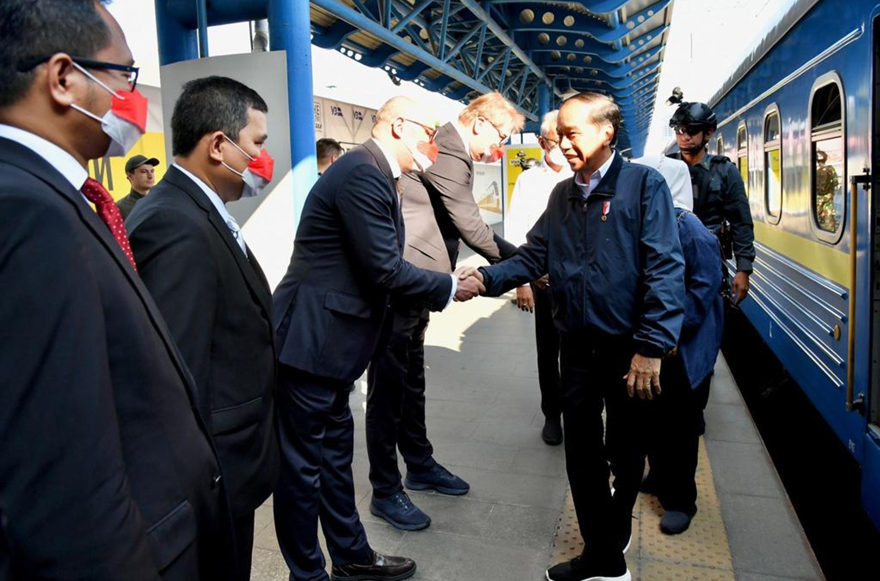 Президент Индонезии приехал в Киев. После этого он посетит Москву