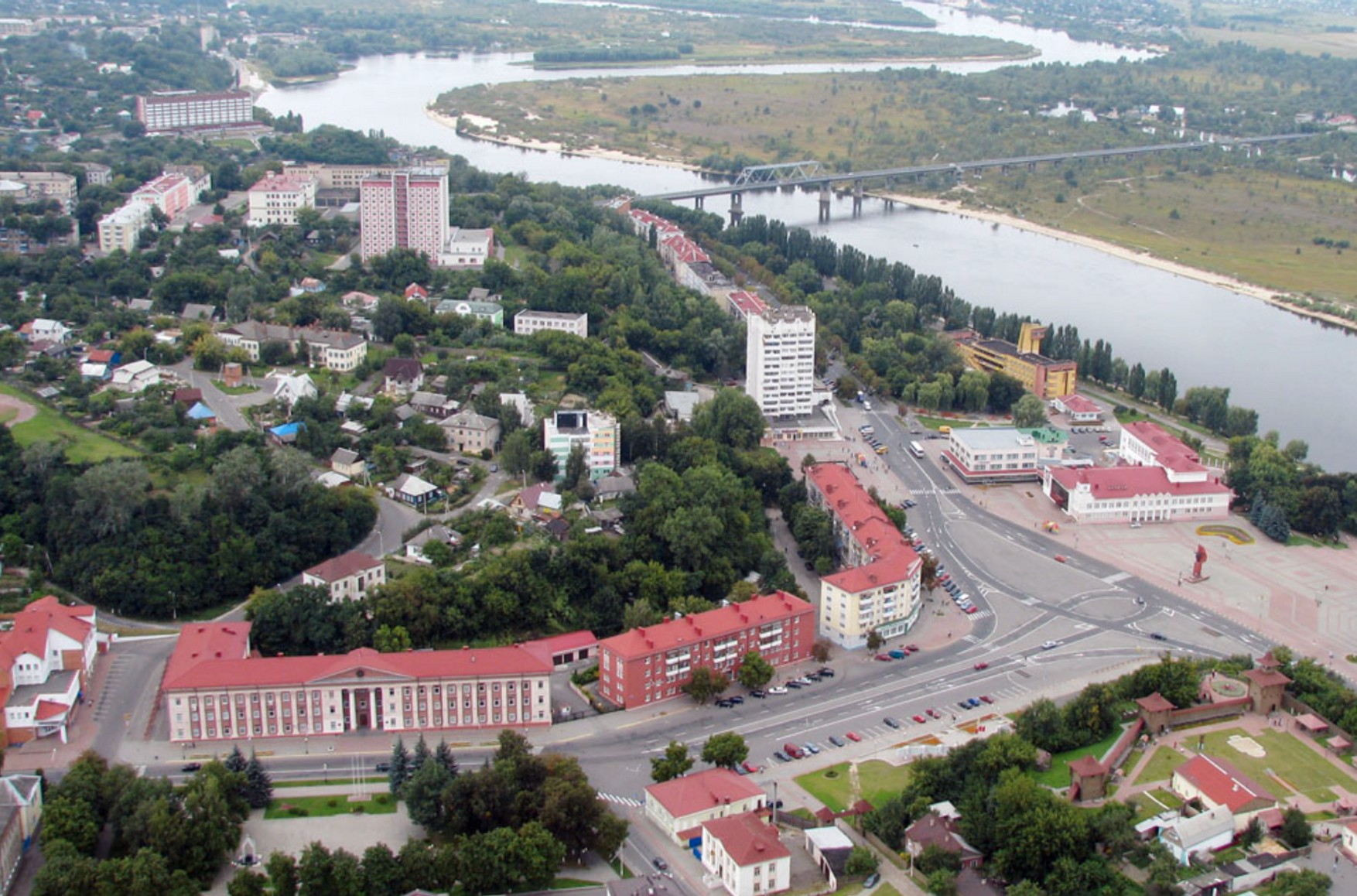 Россия планирует подрыв жилых домов и нефтеперерабатывающего завода в Беларуси, чтобы втянуть ее в войну — ГУР Украины