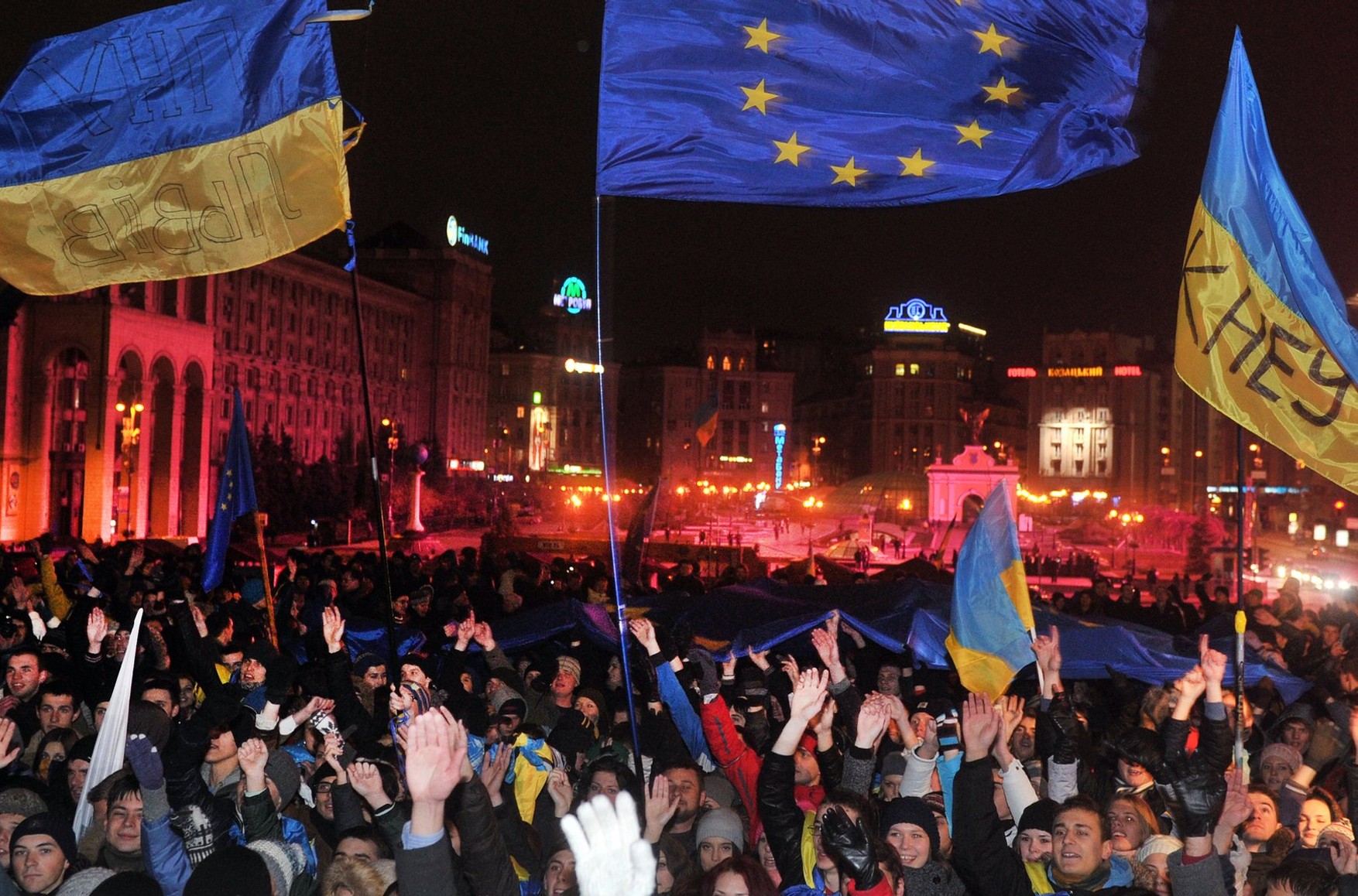 Все 27 стран-членов ЕС договорились о статусе кандидата для Украины — Bloomberg
