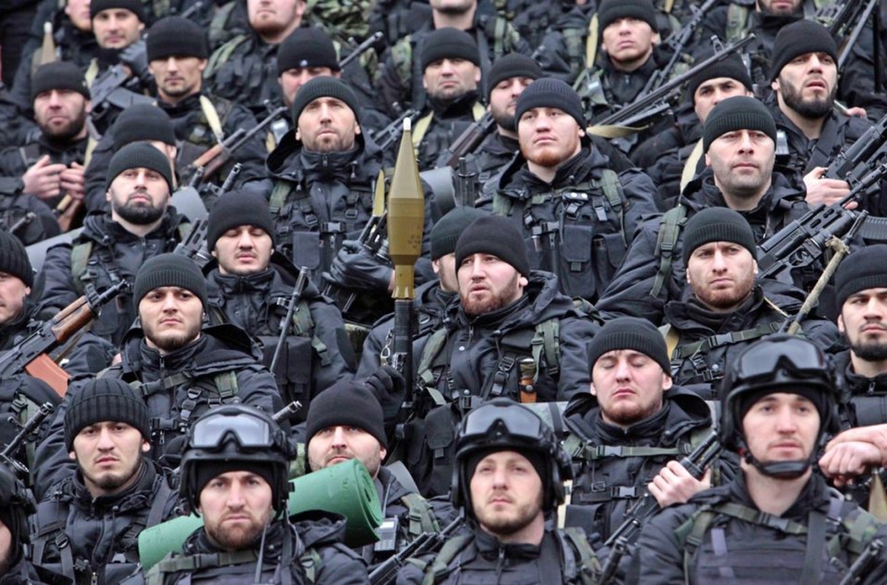 В Чечне на форму силовиков добавили нашивки с надписью «На Киев» — «Кавказ.Реалии»