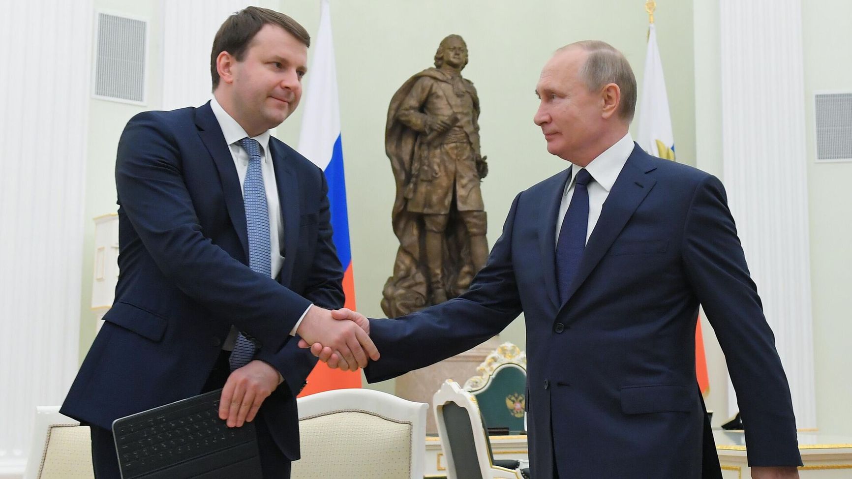 Автором ключевых идей Путина, в том числе о продаже газа за рубли, был его помощник Максим Орешкин — Bloomberg