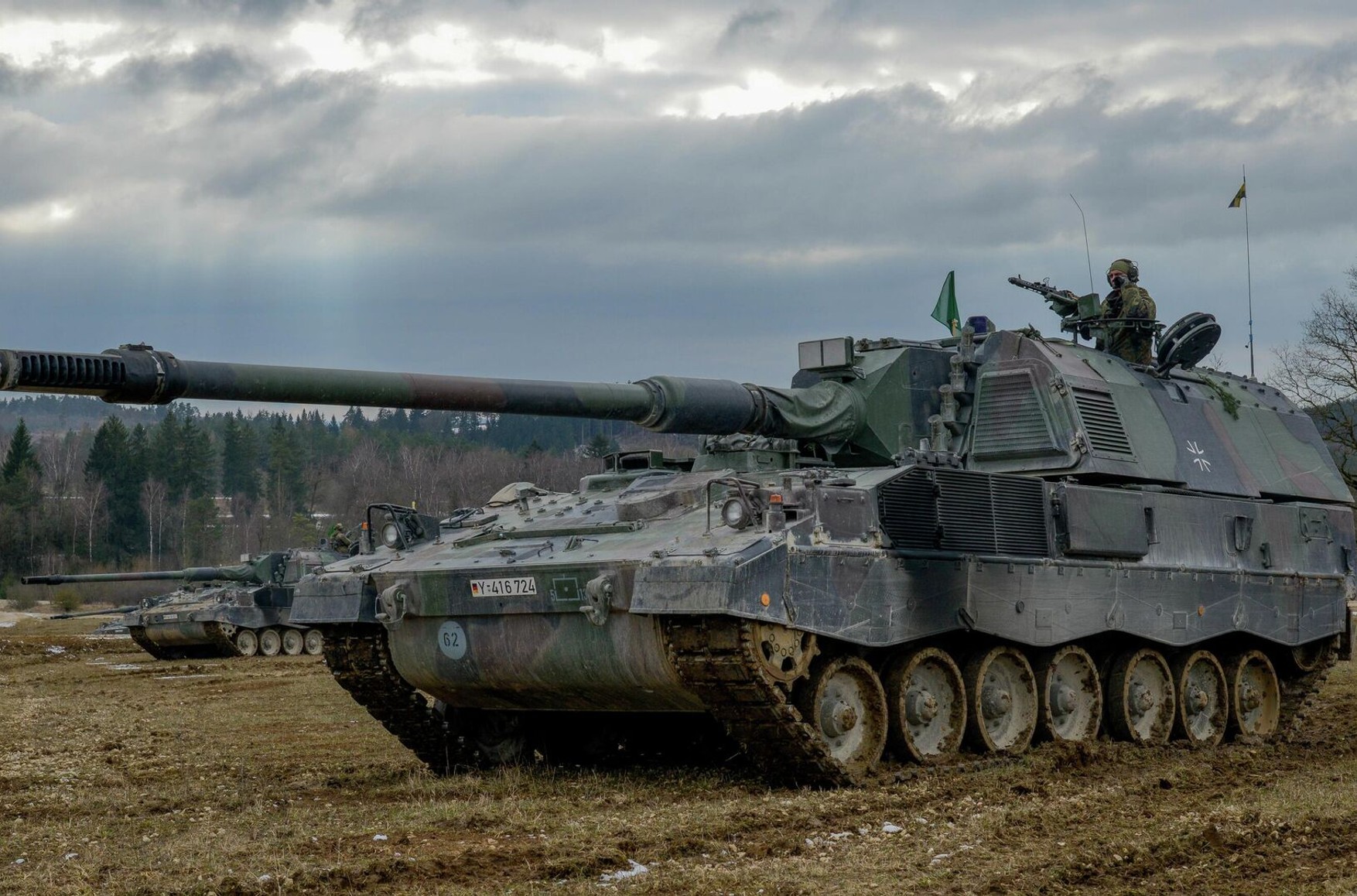  Der Spiegel: Германия согласилась продать 100 гаубиц PzH 2000 Украине. Они могут выпускать до 10 снарядов в минуту дальностью до 50 км