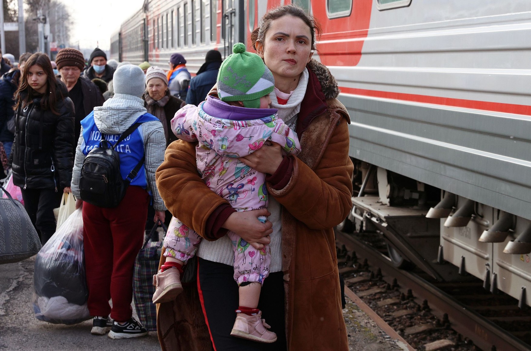 ТАСС сообщил, что с начала войны в Россию из Украины приехали 2,8 млн человек. Украина заявляет, что их вывезли принудительно