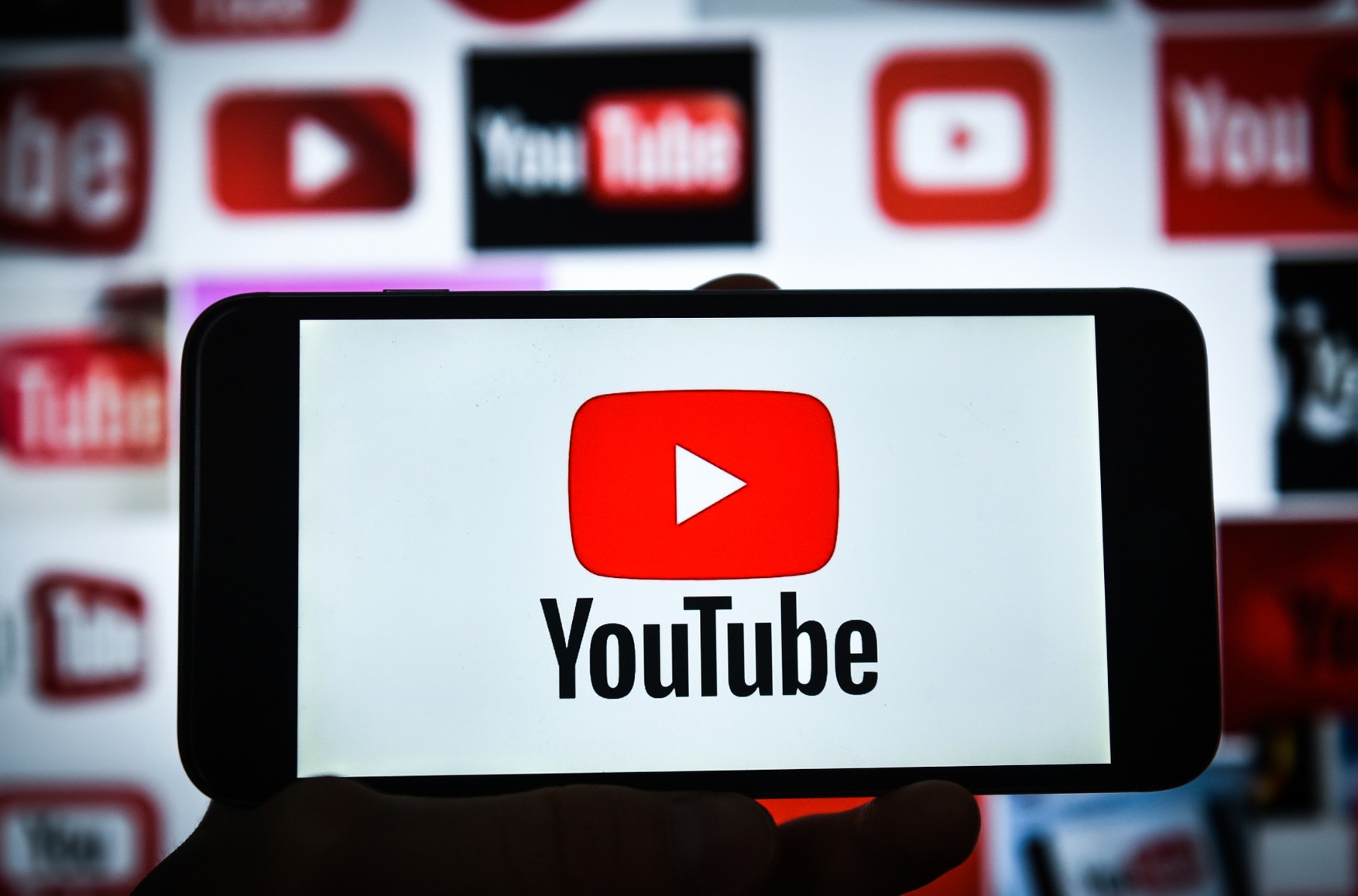 YouTube могут заблокировать в России к осени — Игорь Ашманов. Google отказывается платить штрафы за ролики о войне