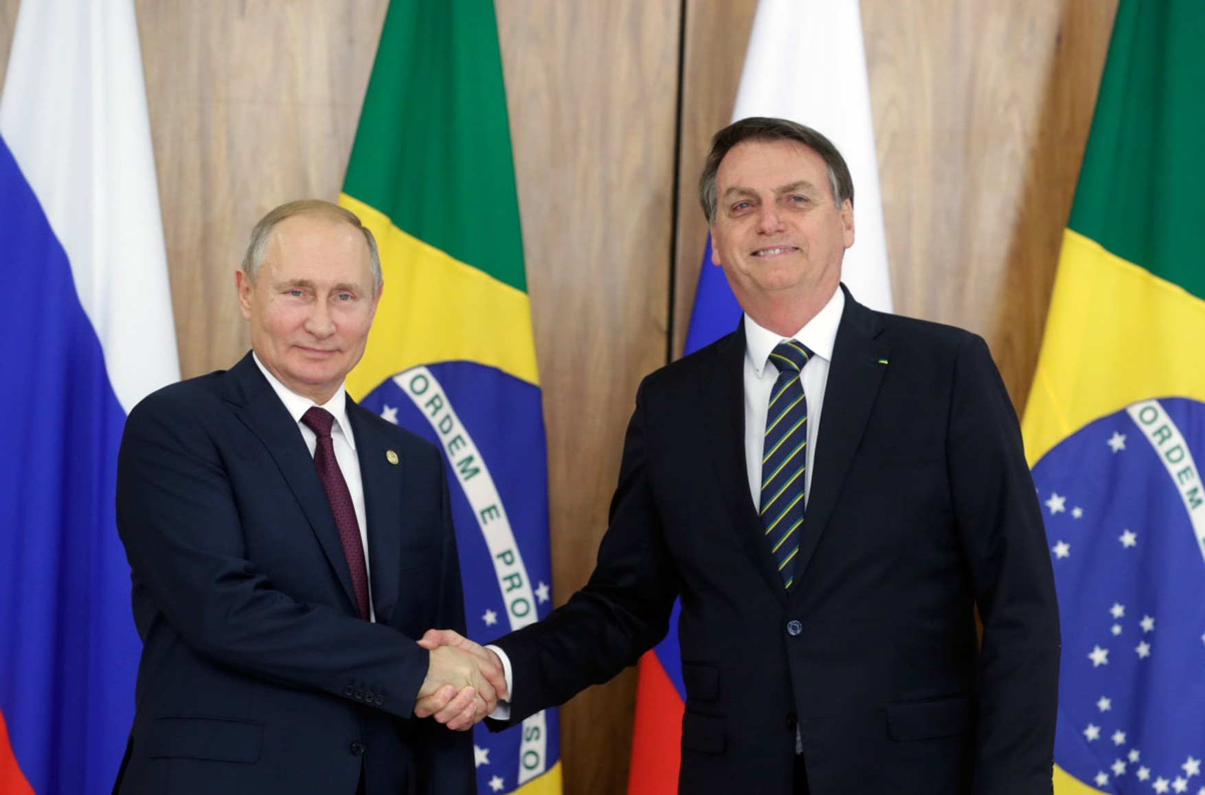 Болсонару: Бразилия не присоединится к санкциям против России и продолжит закупать у нее удобрения