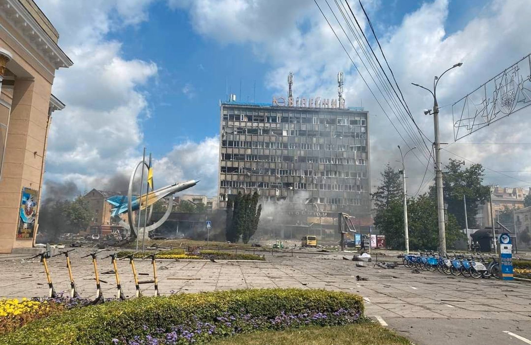 Трое детей погибли от ракетного удара по Виннице, общее число погибших выросло до 20 человек — Офис Зеленского