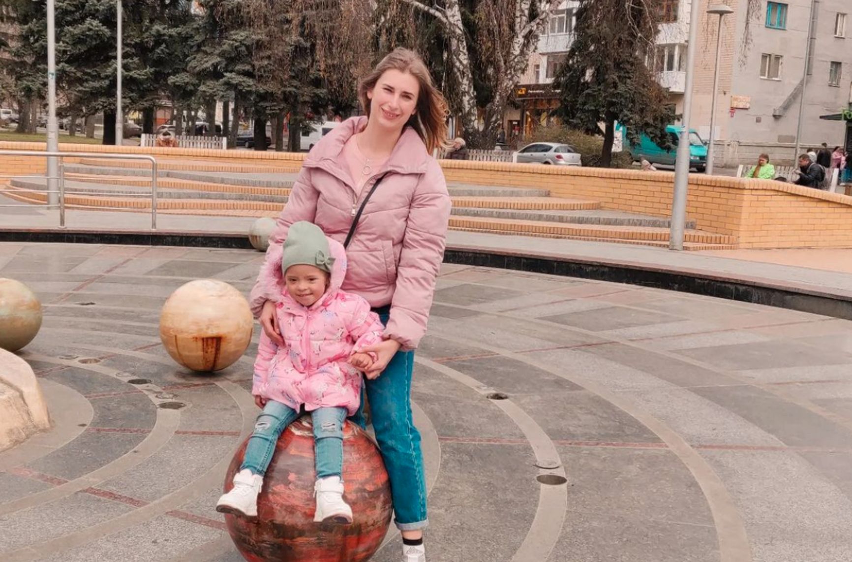 Мать четырехлетней Лизы, погибшей в Виннице, увезла ее из Киева, чтобы спасти. Она вела блог, в котором писала о дочери и о войне