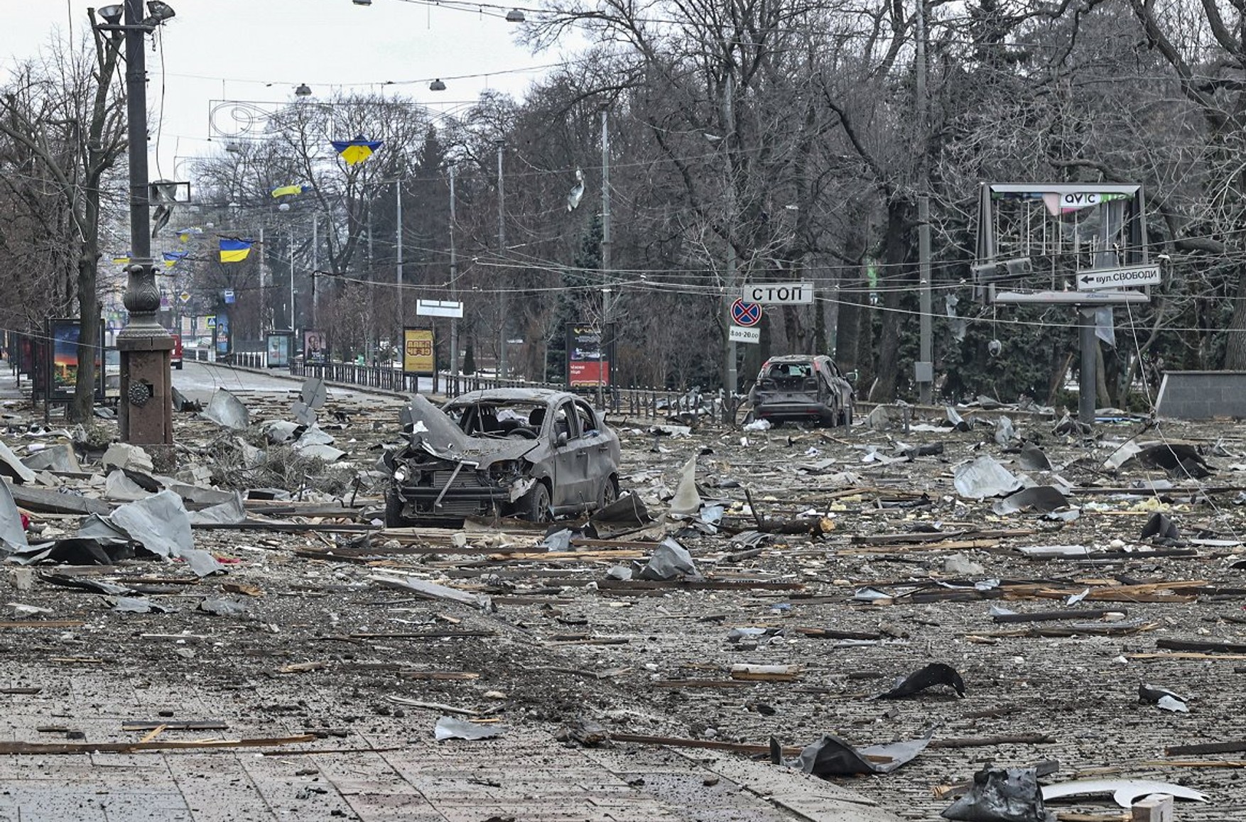 При российских обстрелах Харькова погибли три человека, среди них 13-летний мальчик — глава ОВА