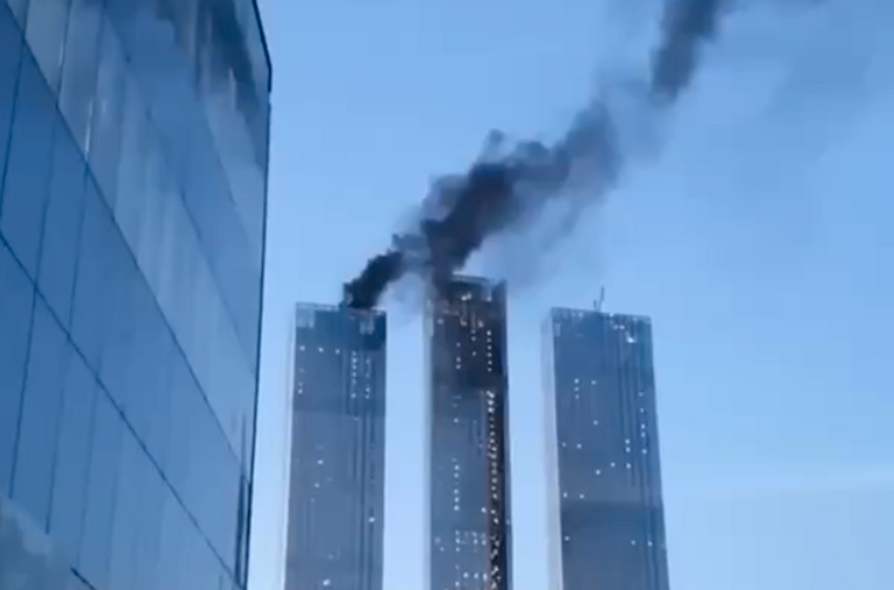 В одной из башен «Москва-сити» начался пожар