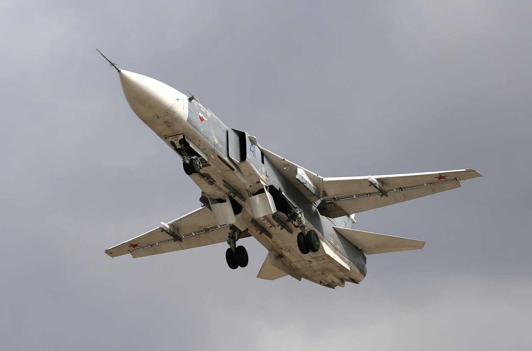 Россия собирается использовать в войне против Украины устаревшие Су-24М — Генштаб ВСУ