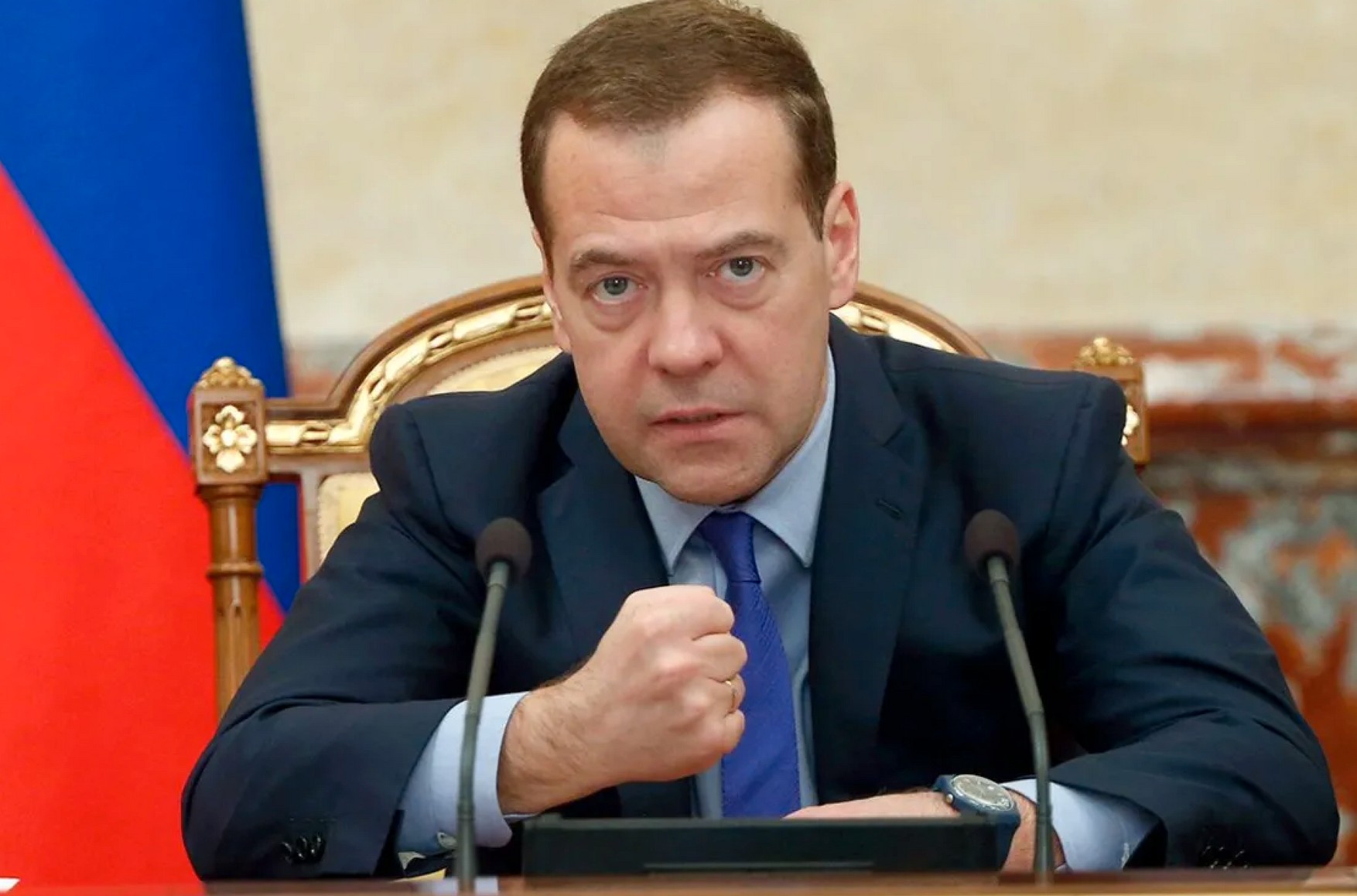 Медведев пообещал отомстить за блокировку YouTube-канала Дмитрия «Гоблина» Пучкова