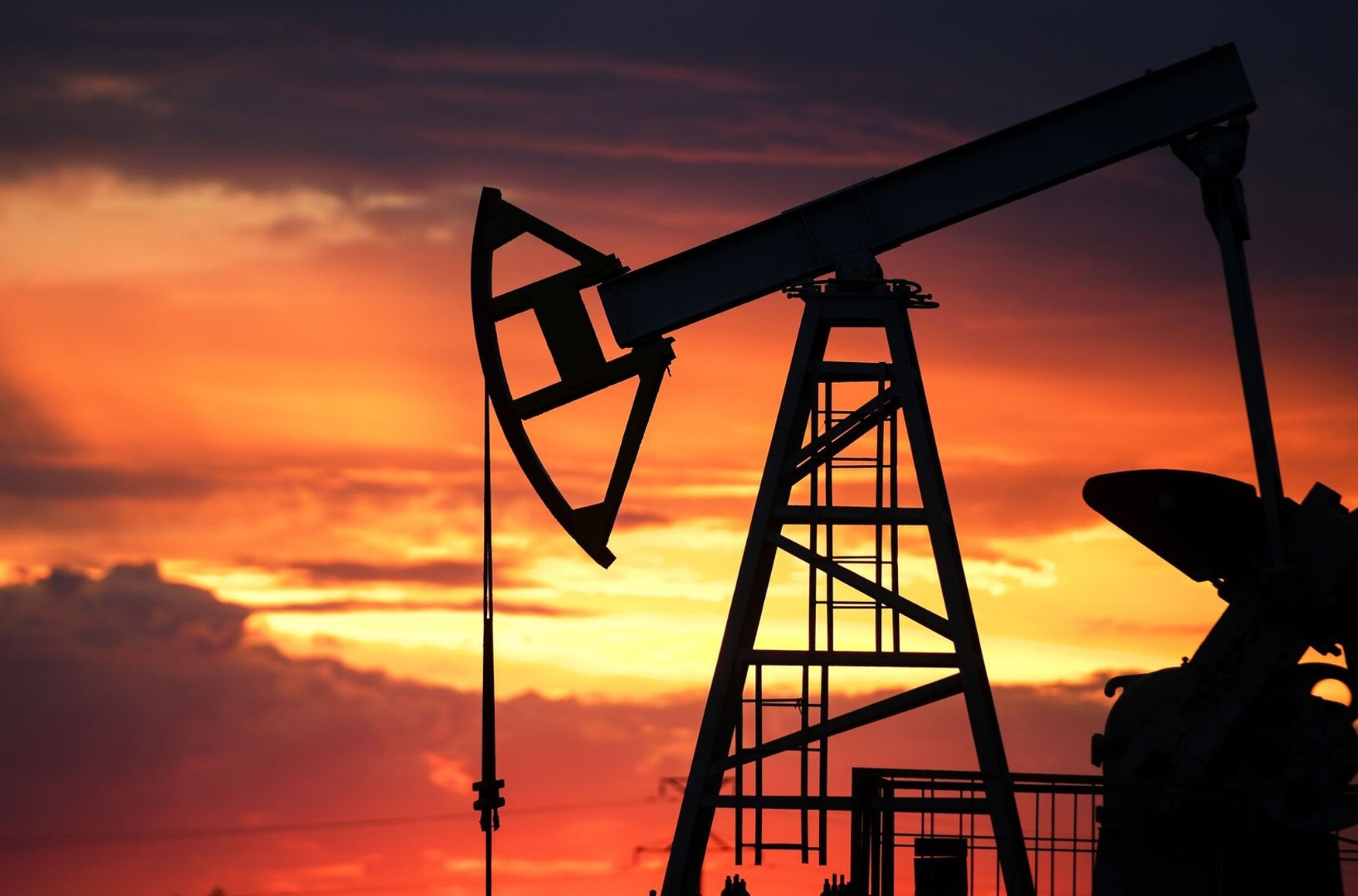 Цены на нефть опустились до опасного для российского бюджета уровня
