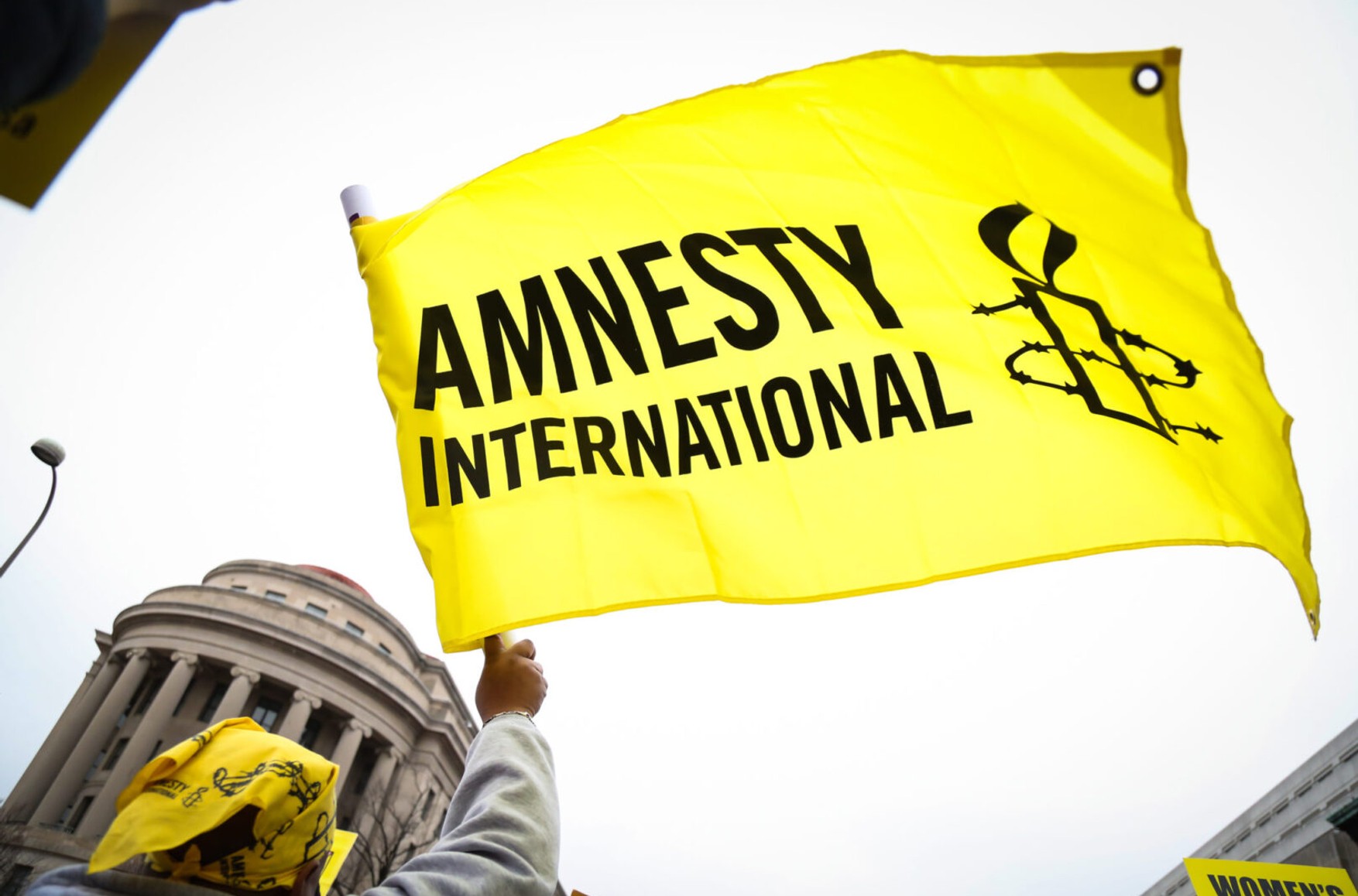 Amnesty International привлечет независимых экспертов для проверки своего доклада об Украине — dpa