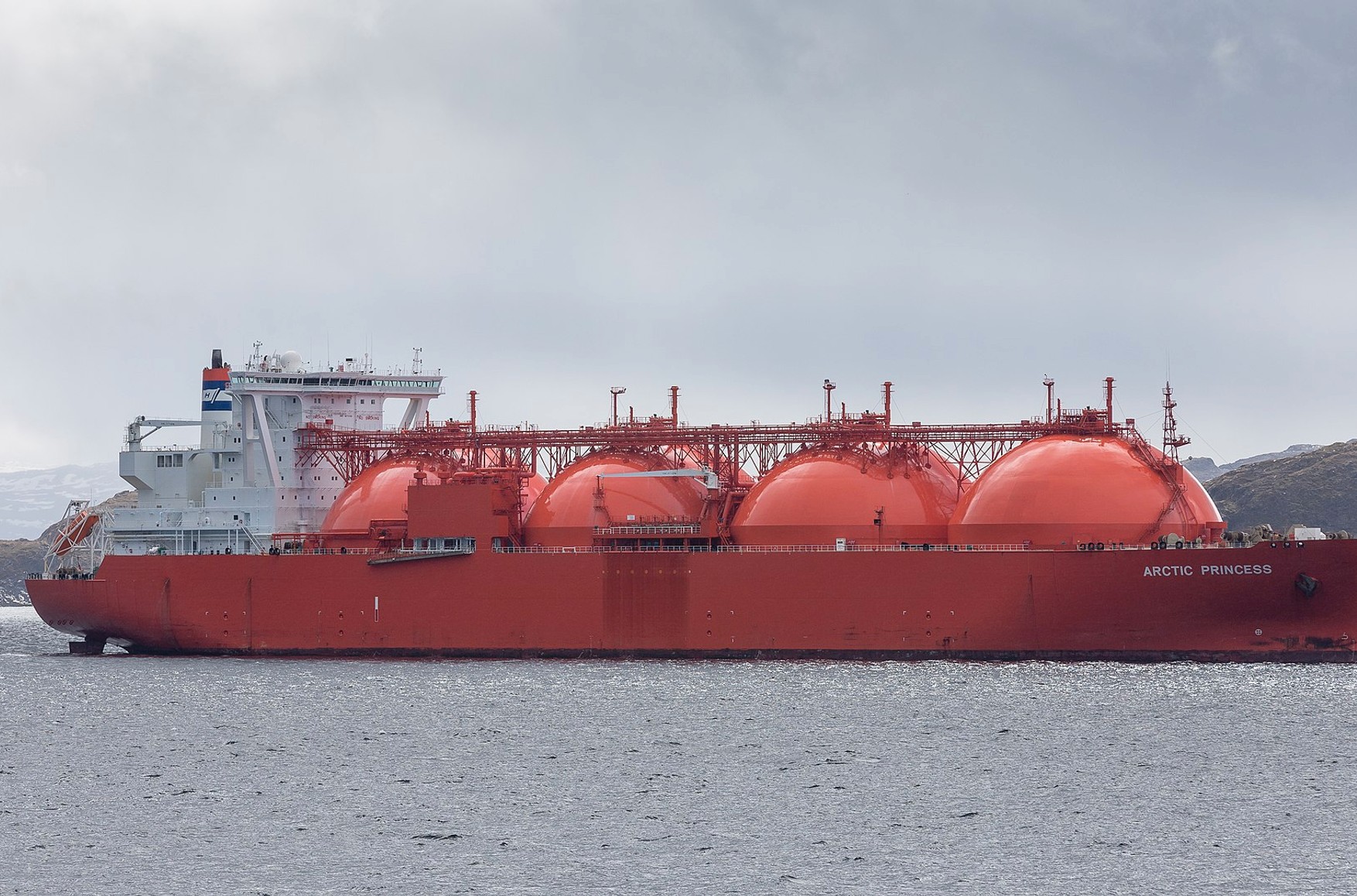 FT: борьба за газ между Европой и Азией приведет к рекордным ценам на СПГ