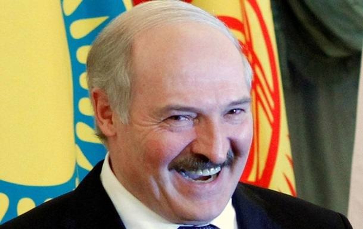 Лукашенко пожелал Украине «мирного неба». С территории Беларуси регулярно обстреливают украинские города