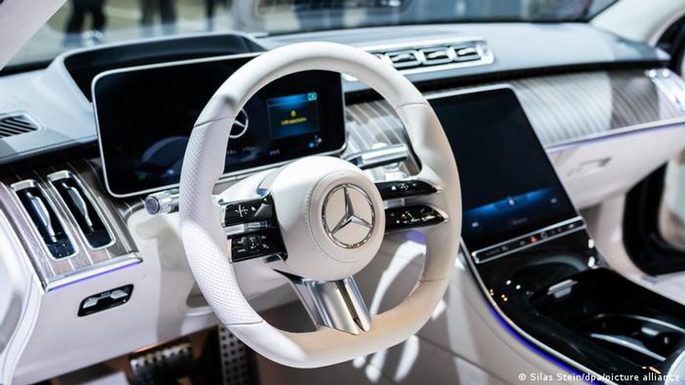 «Ъ»: Mercedes-Benz продает свой завод в Подмосковье