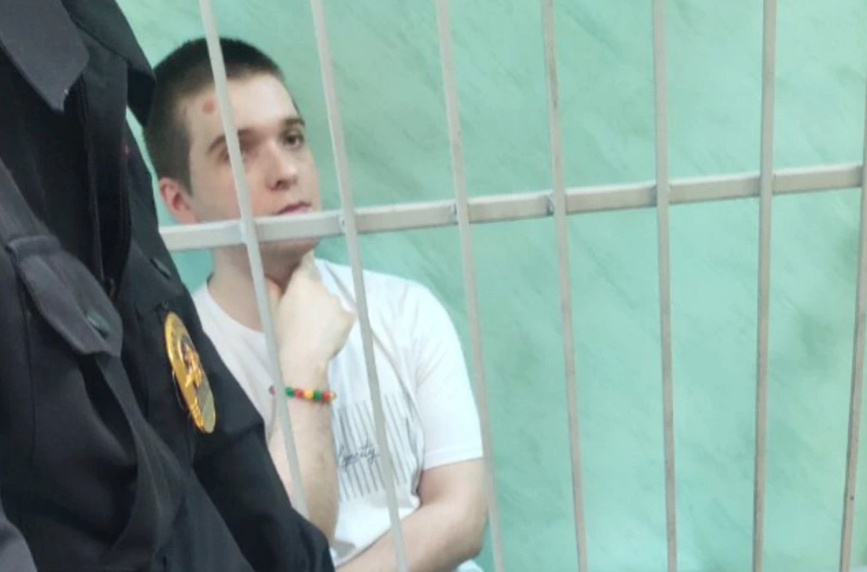 Волонтера из штаба Навального отправили в колонию по экспертизе студента, который на него донес