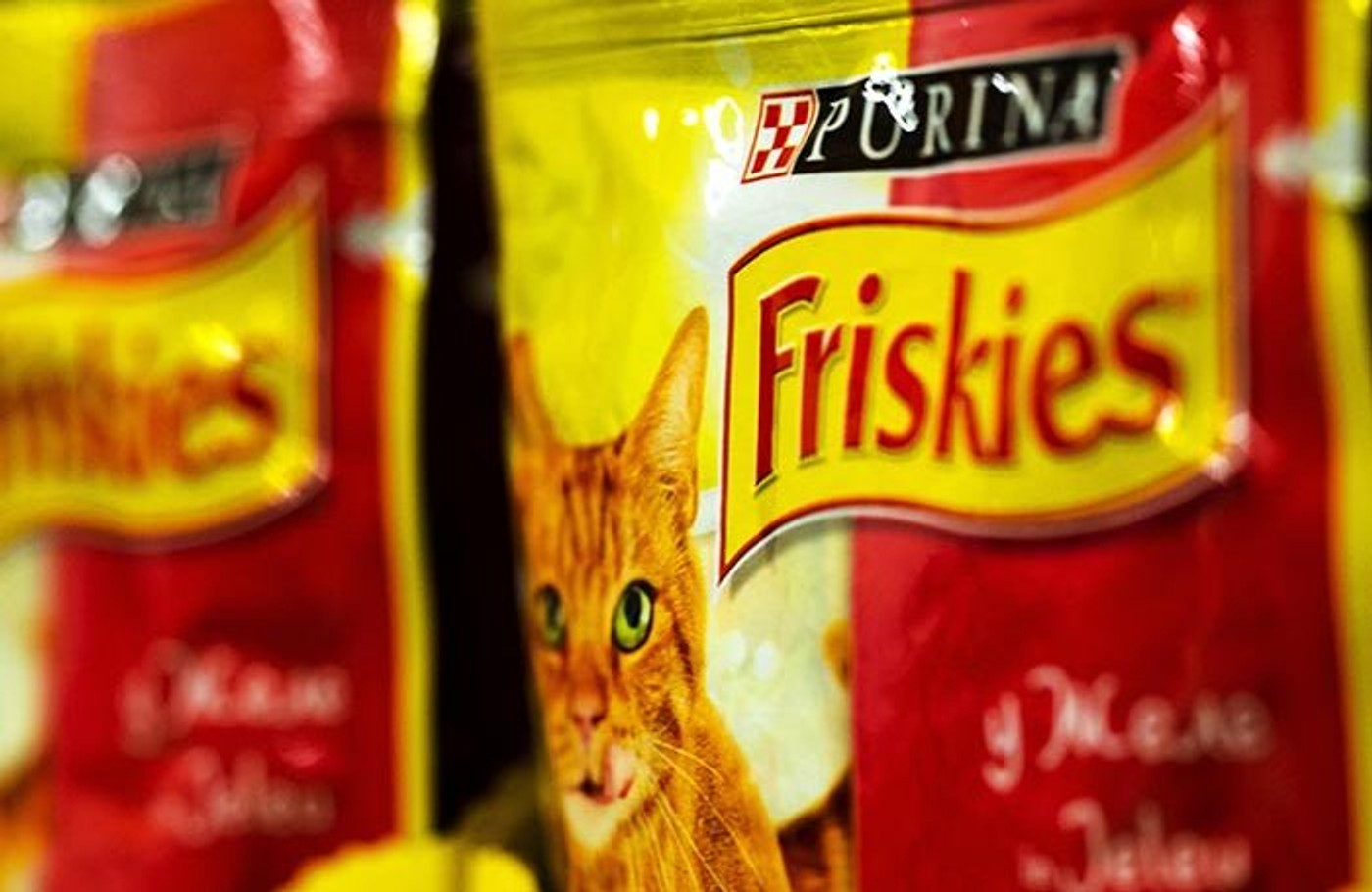 Purina остановила производство и продажу кормов Friskies для кошек и собак