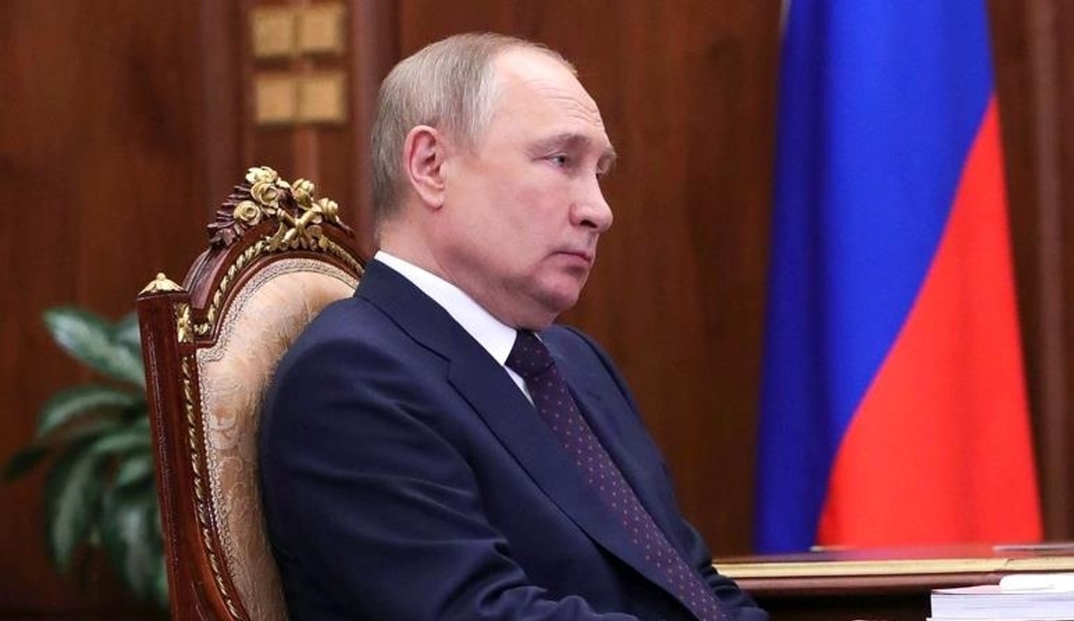 Путин готов увеличить расходы на оборону на 43% в связи с планом затяжной войны — Bloomberg