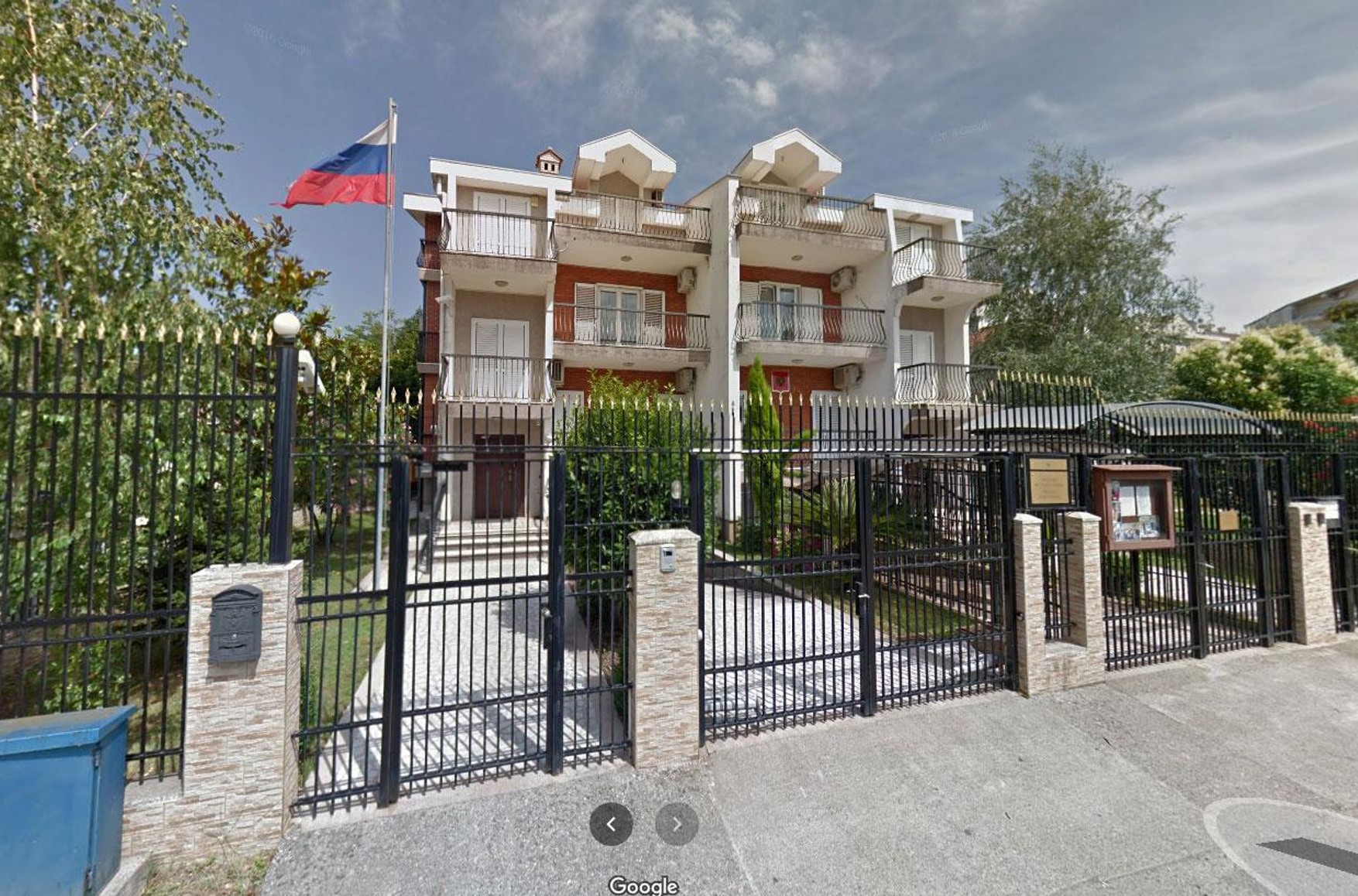 Российское консульство в Черногории закрыли на неопределенный срок после антишпионской операции в стране