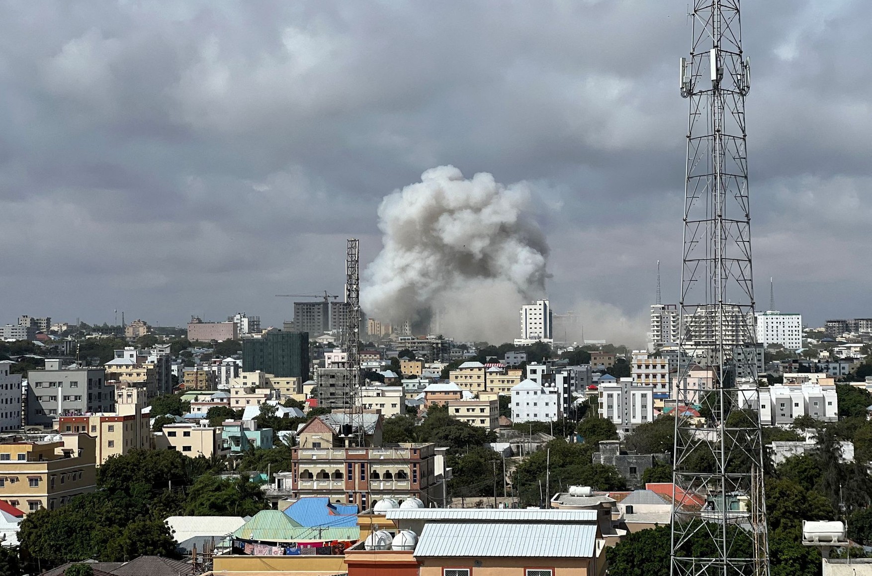 В Сомали более ста человек погибли в результате взрыва у здания Минобразования