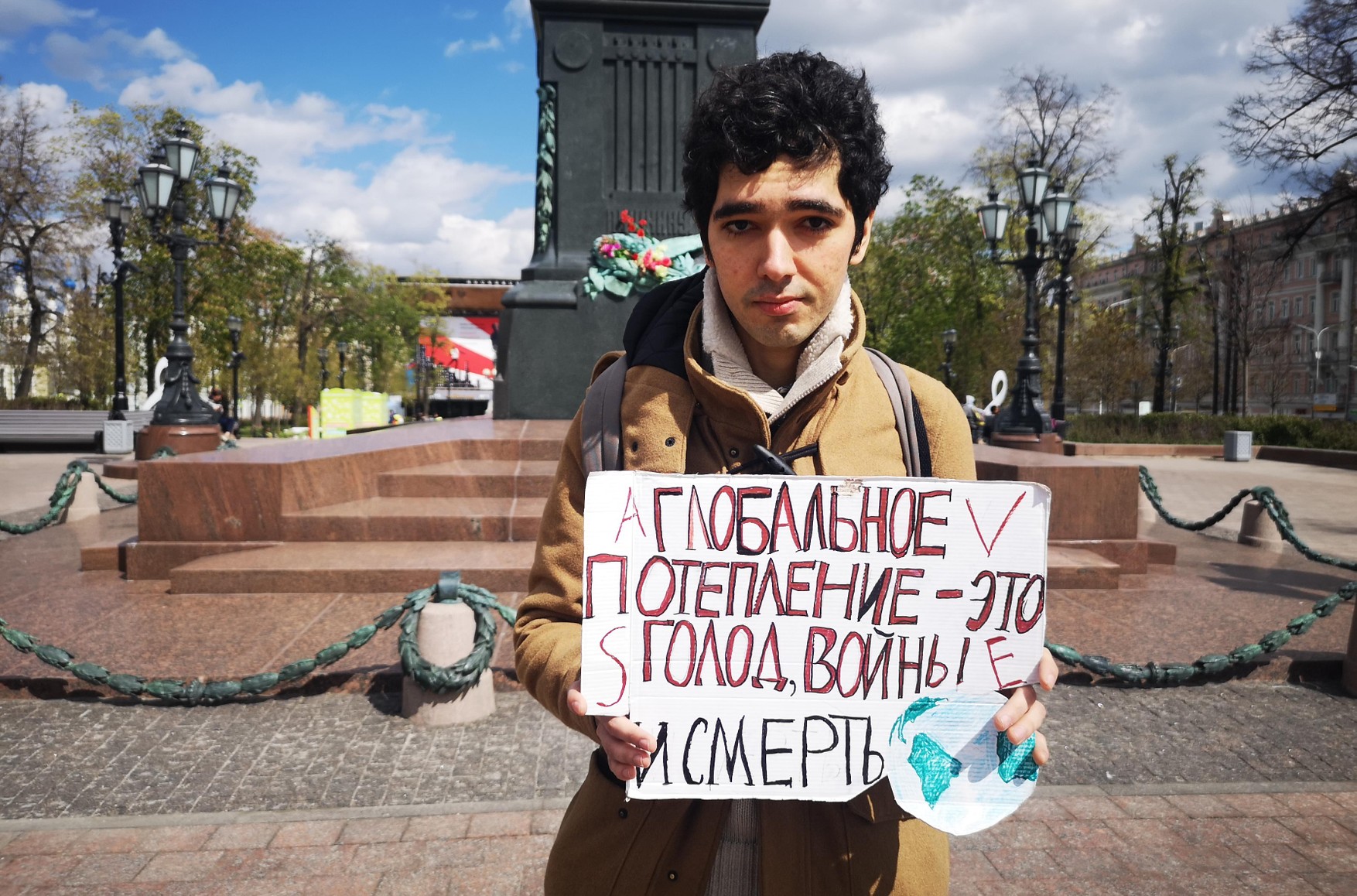 Экоактивиста Аршака Макичяна, выступавшего против вторжения в Украину, лишили российского гражданства. Другого гражданства у него нет 