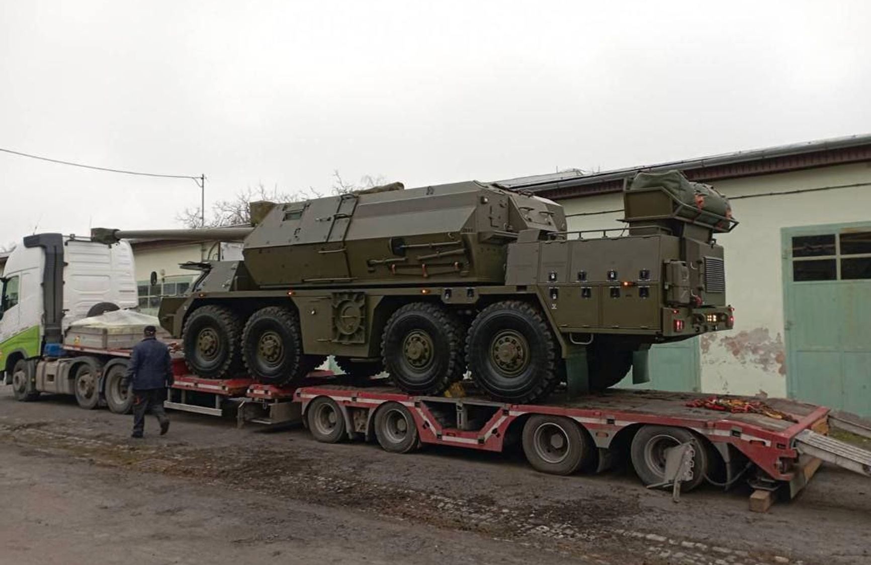ВСУ заявляют, что Соледар еще не сдан, число жертв в Днепре растет, Великобритания передаст Украине танки. Что происходит на линии фронта