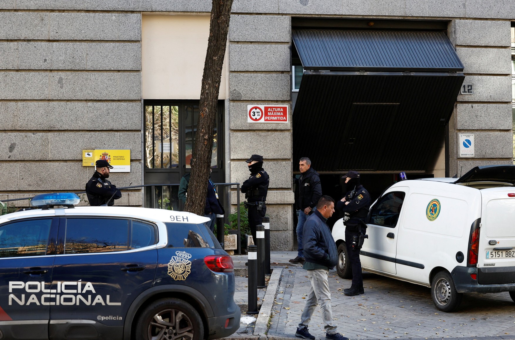 В Испании задержали подозреваемого в рассылке бомб по почте. Один из конвертов взорвался в посольстве Украины