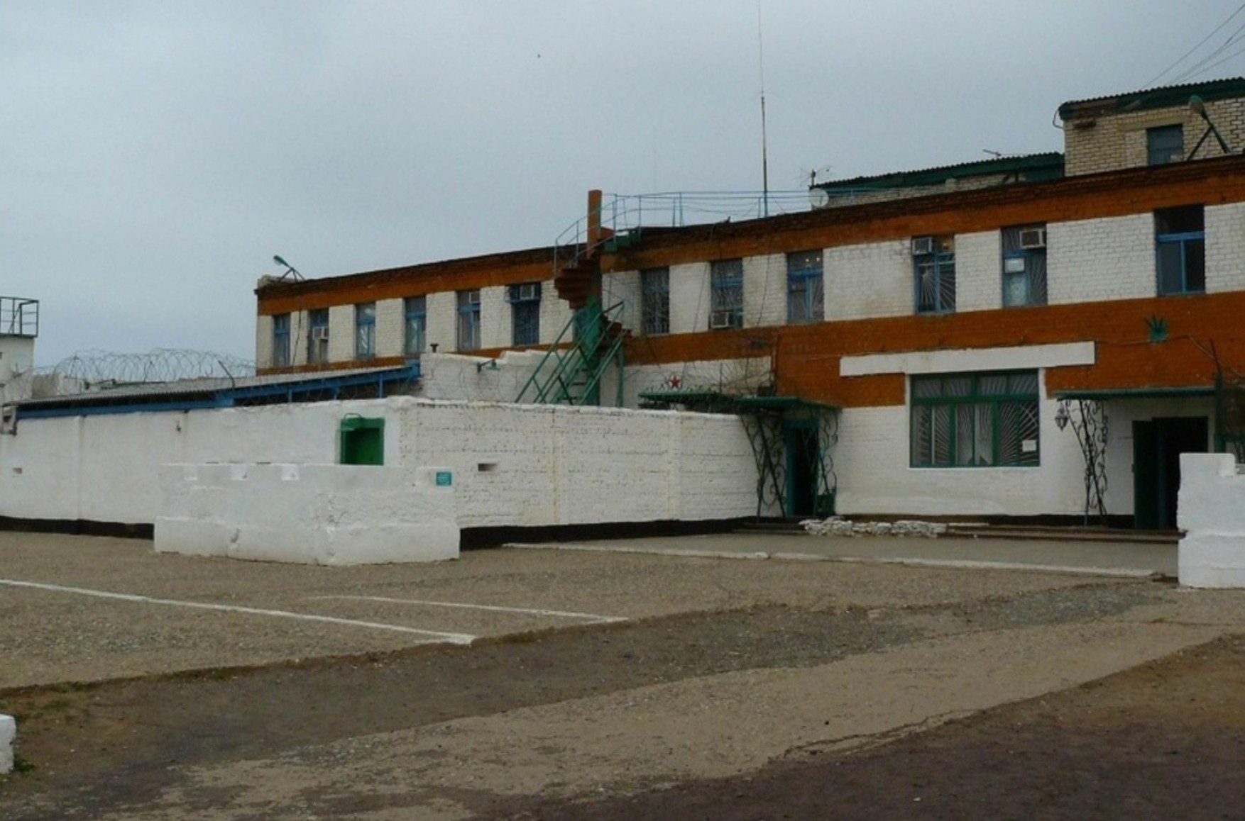 По подозрению в пытках заключенных задержаны пять сотрудников ИК-2 в Калмыкии