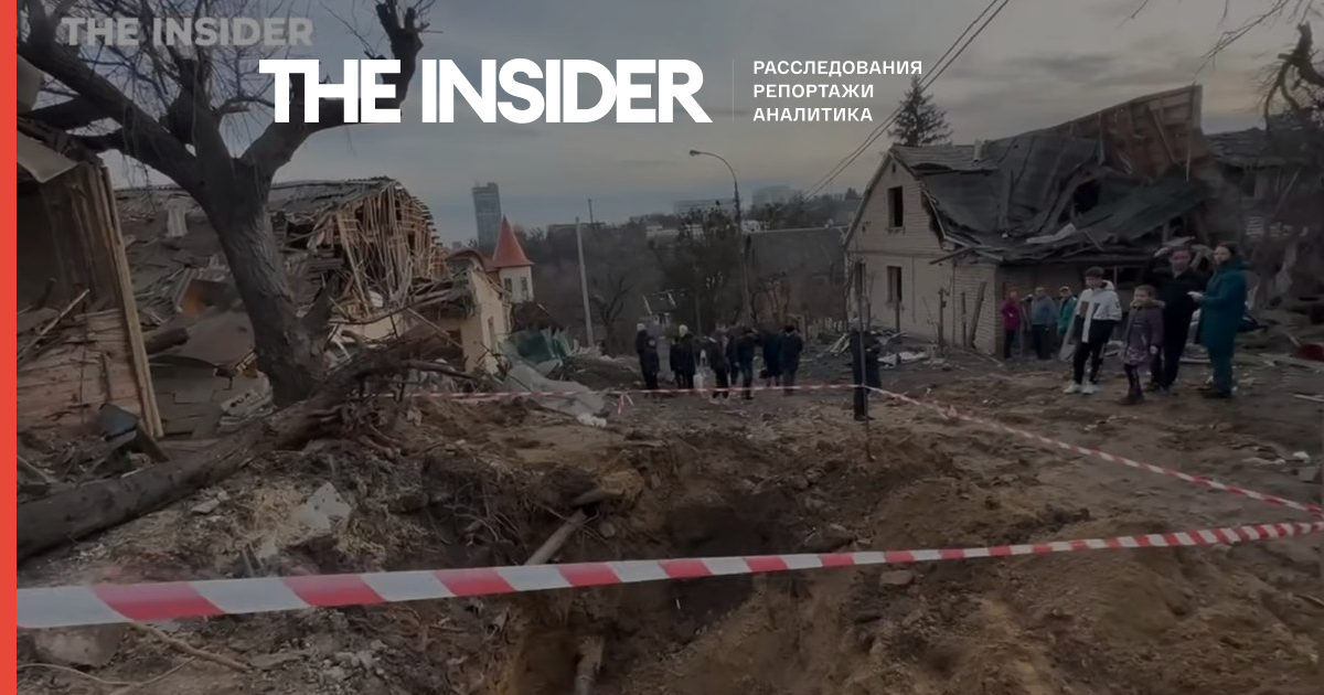 «Выбиты все окна и двери, но мы остались живы». Жители Киева показали последствия российских обстрелов 31 декабря