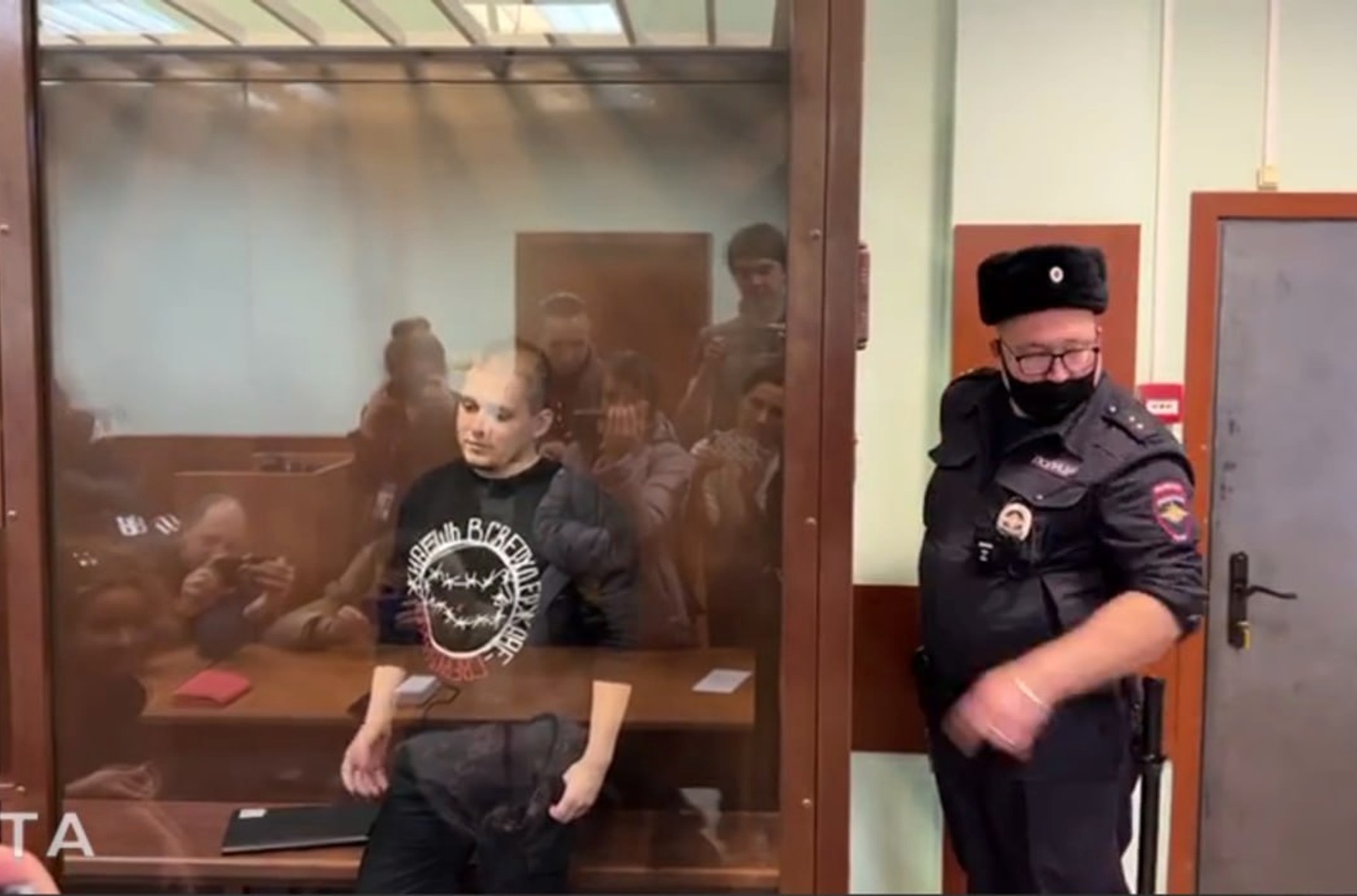 Конвоир суда избил автора «Протестного МГУ» Дмитрия Иванова и угрожал ему изнасилованием