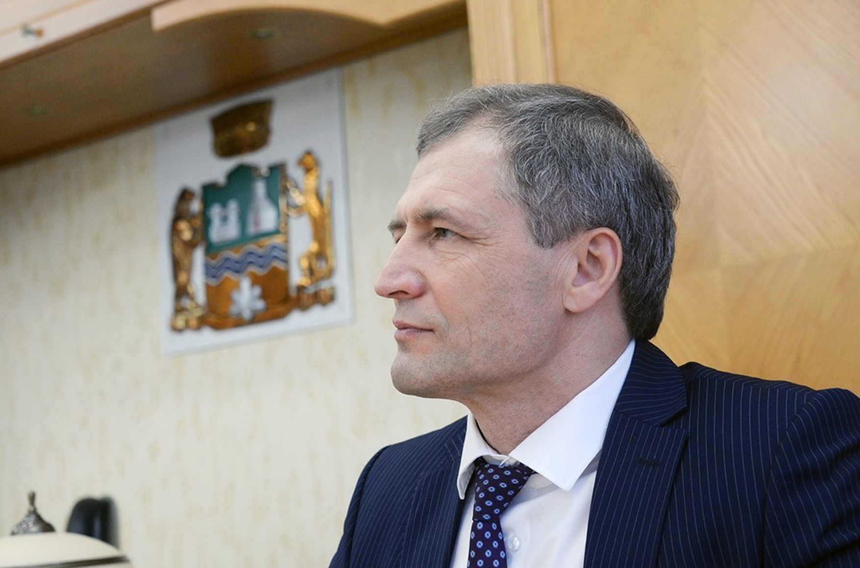Депутат Игорь Володин заявил, что лечит своих детей «руками»